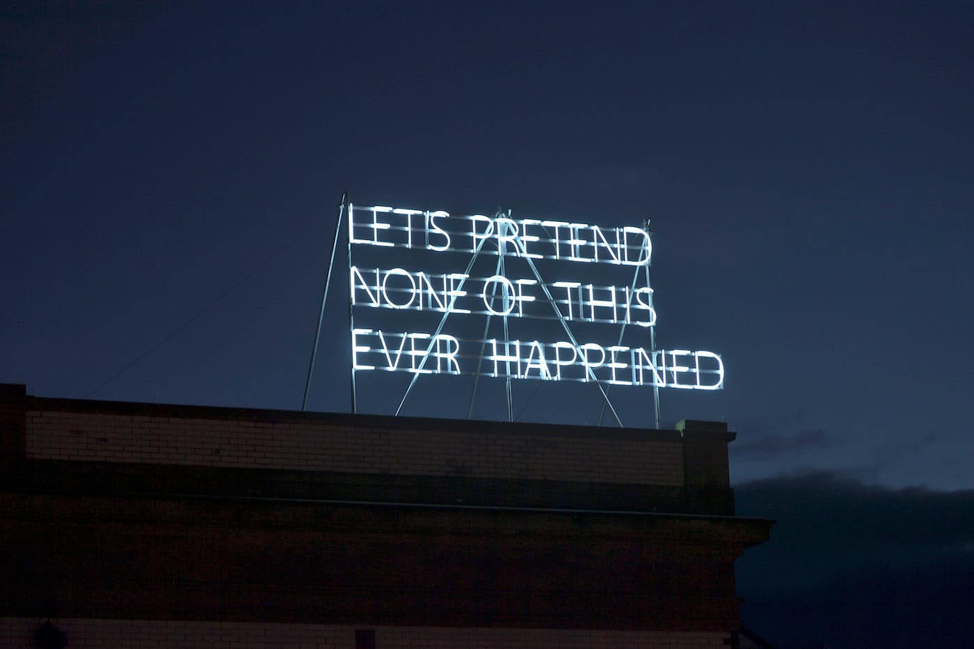 31/08/2016 Neon-The Charged Line-Exhibition