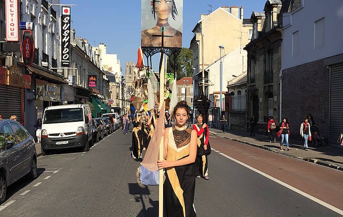 Lara Schnitger, "Protest Parade (Suffragette City)" (2015). FRAC Champagne-Ardenne, Reims, France. (Courtesy the artist, Anton Kern Gallery, New York, FRAC Champagne-Ardenne, via hammer.ucla.edu)