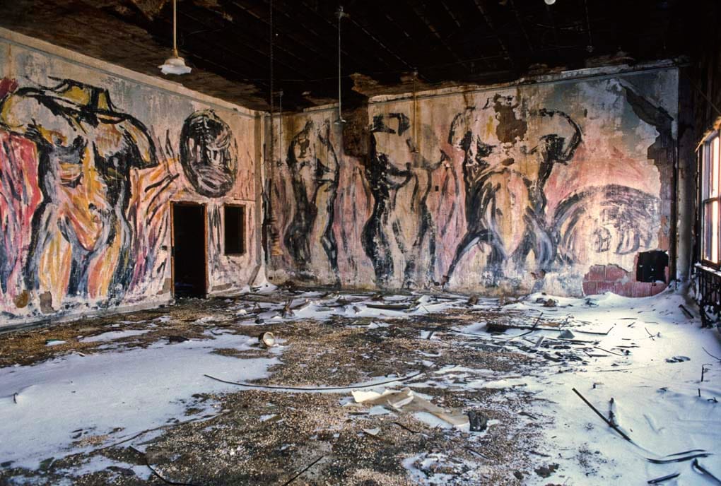 Andreas Sterzing, "Luis Frangella Murals at the Pier" (1983) (courtesy the artist and Hunter College Art Galleries, New York)