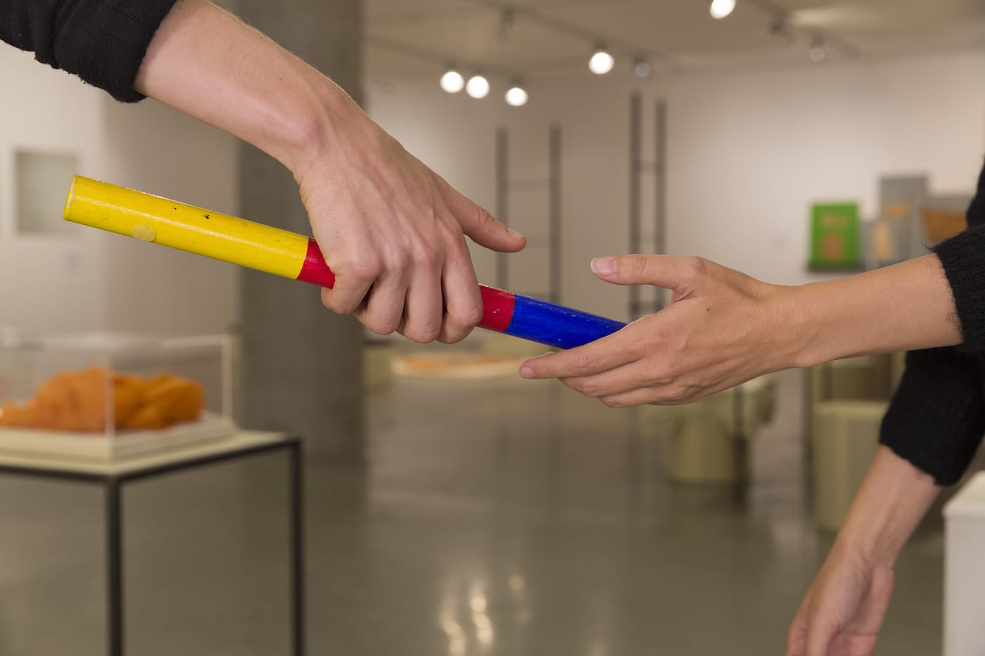 Demonstration of Paul Ryan’s Threeing Stick at <em/>WOUND Study Center for Group Work, curated by Stamatina Gregory, 41 Cooper Gallery, 2016 (photo by João Enxuto)