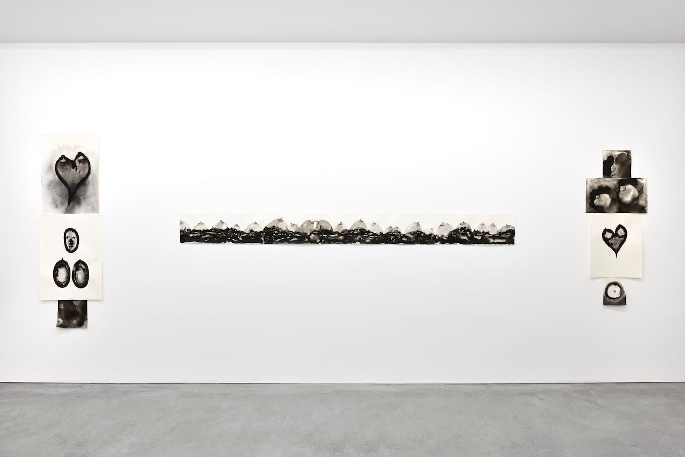 Installation view of Annette Messager, À mon seul désir at Librairie Marian Goodman, Paris (photo by Rebecca Fanuele, courtesy of the artist and Marian Goodman Gallery)