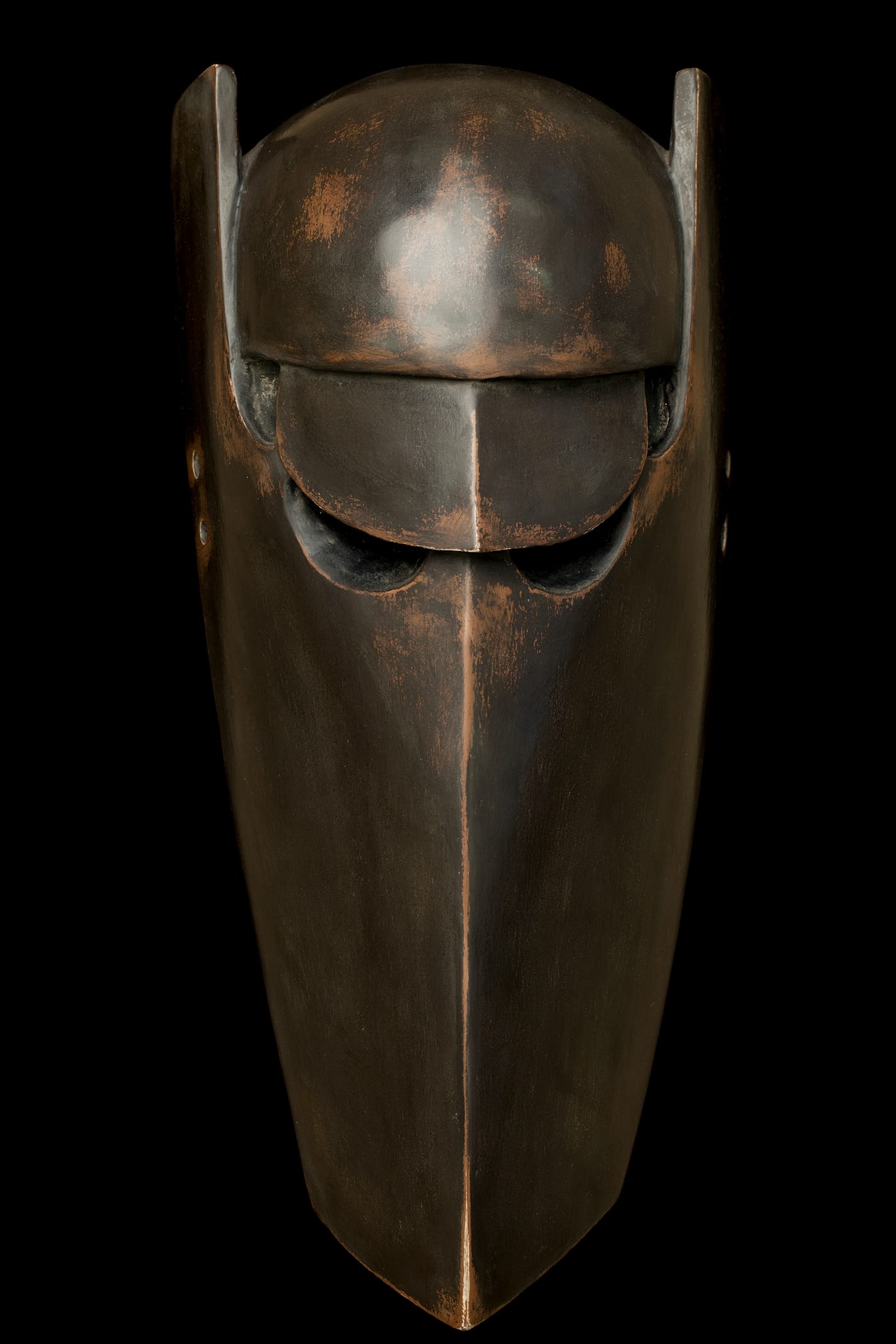 Simon Starling, "At Twilight / Mask of Rock Drill (After Joseph Epstein)" (2016), mask by Yasuo Miichi (courtesy Simon Starling & The Modern Institute)