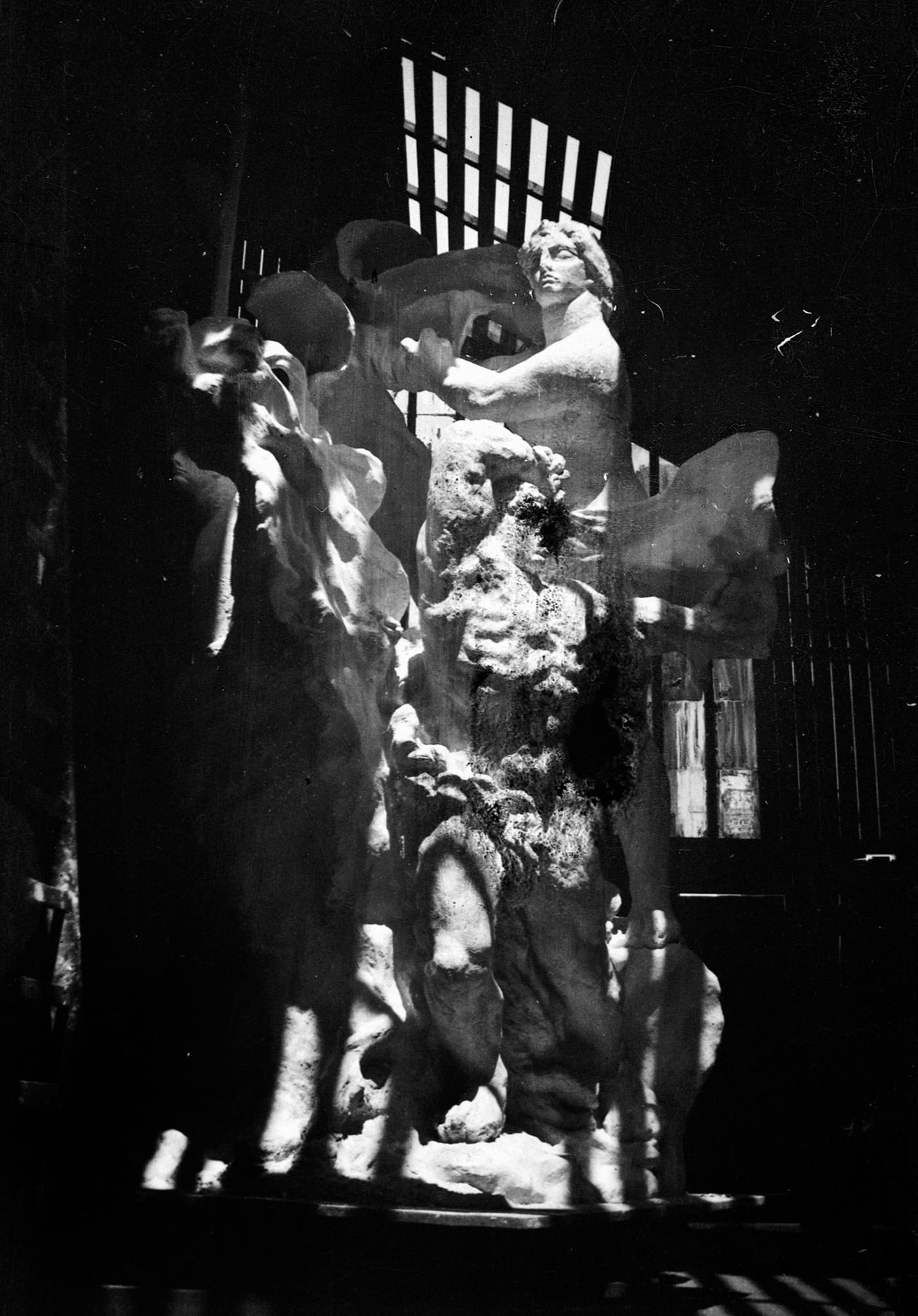 Antoine Bourdelle, "Frontal view of the plaster cast of the 'Monument des Combattants' in Brussels" (1901) (courtesy Musée Bourdelle, Paris)