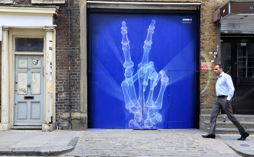 A Photographic Tour of London’s Art-Filled Streets