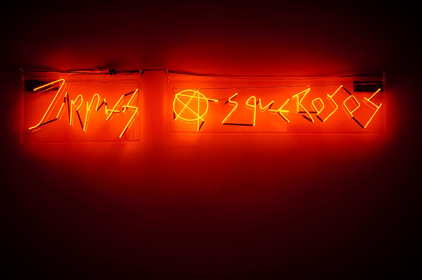 Willy Kautz, "Jippies Asquerosos" (2016), neon, dimensions variable