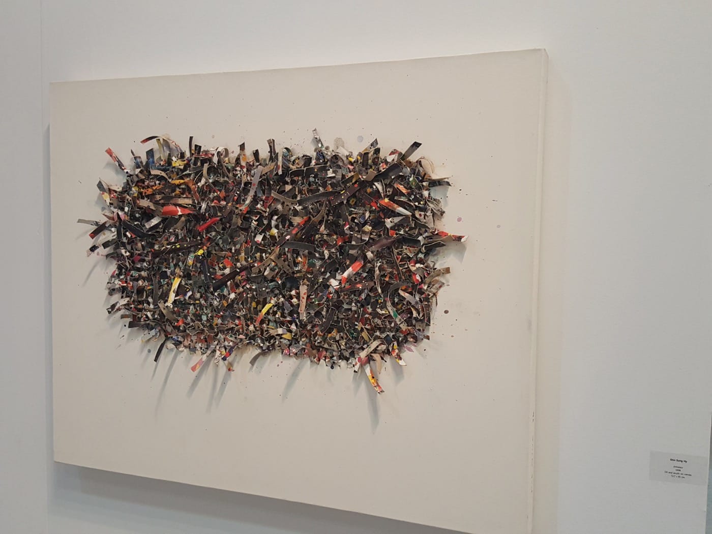 An amalgam of sculpture and painting by Shin Sung Hy, "Entrelacs" (1998), at the booth held by Gallery Hyundai from Seoul