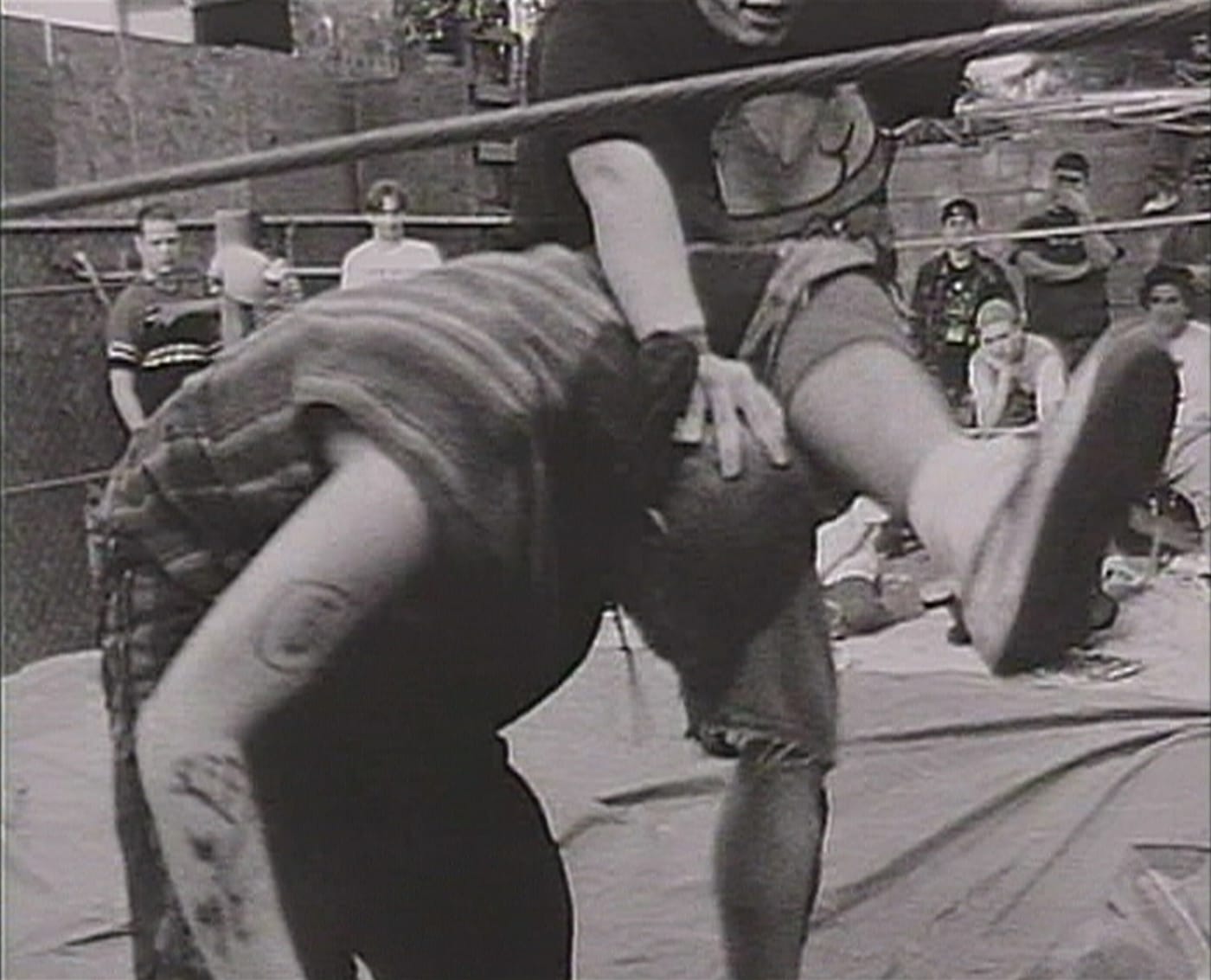 Cameron Jamie, "BB" (1998–2000), still from Super 8 film transferred to 35mm with soundtrack by The Melvins, 18 minutes, 20 seconds (© Cameron Jamie; courtesy the artist, Gladstone Gallery, New York and Brussels)