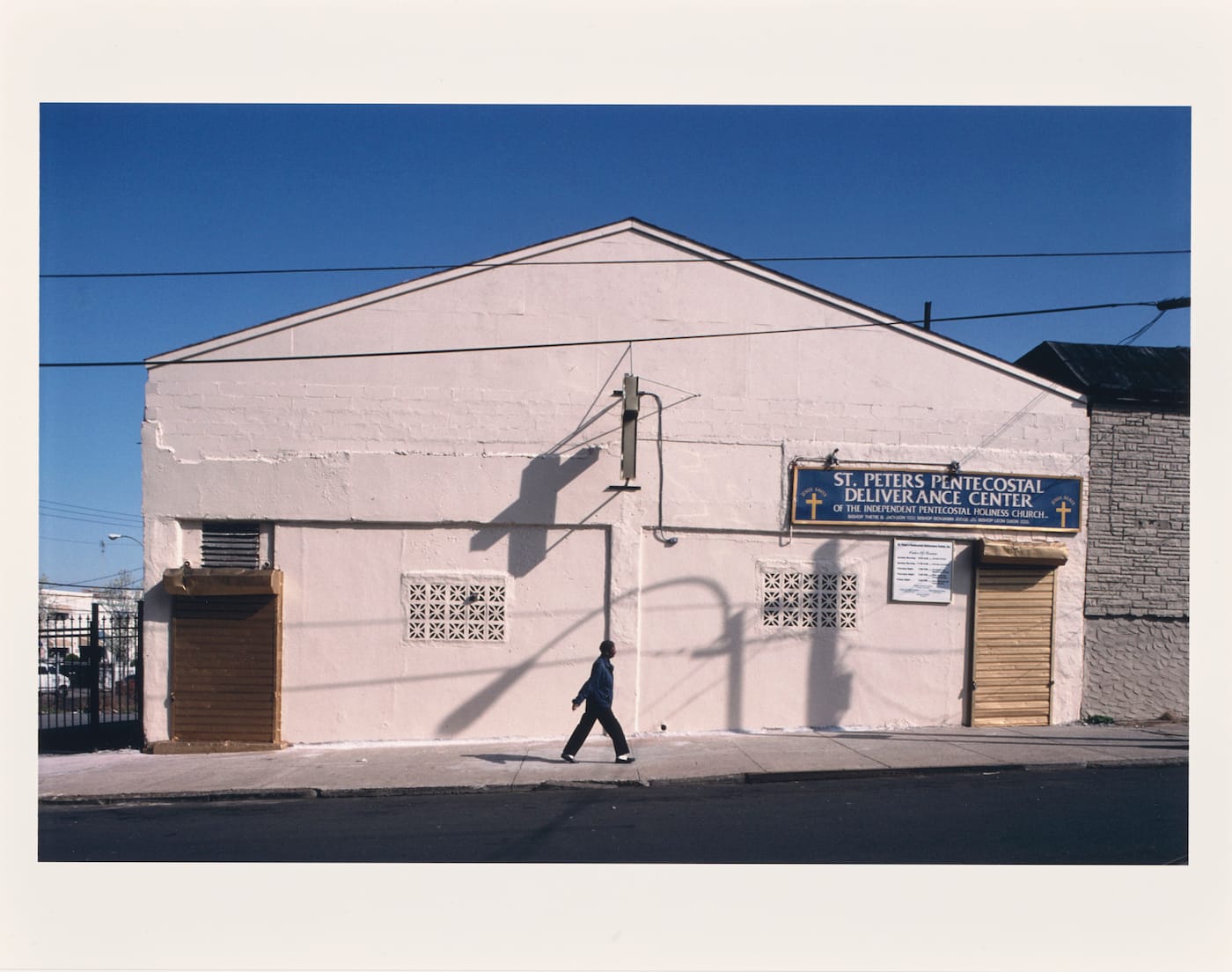 Camilo José Vergara, "Saint Peter's Pentecostal Deliverance Center, 937 Home Street, South Bronx" (2002), chromogenic print (© Camilo José Vergara; the J. Paul Getty Museum, Los Angeles, gift of Bruce Berman and Lea Russo)