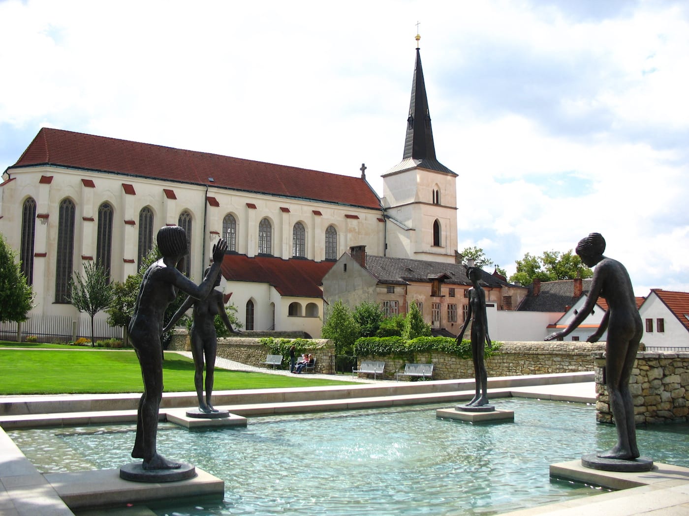 Outdoor sculptures by Olbram Zoubek in Litomyšl, Czech Republic (photo by Petr Doležal, via Wikimedia Commons)