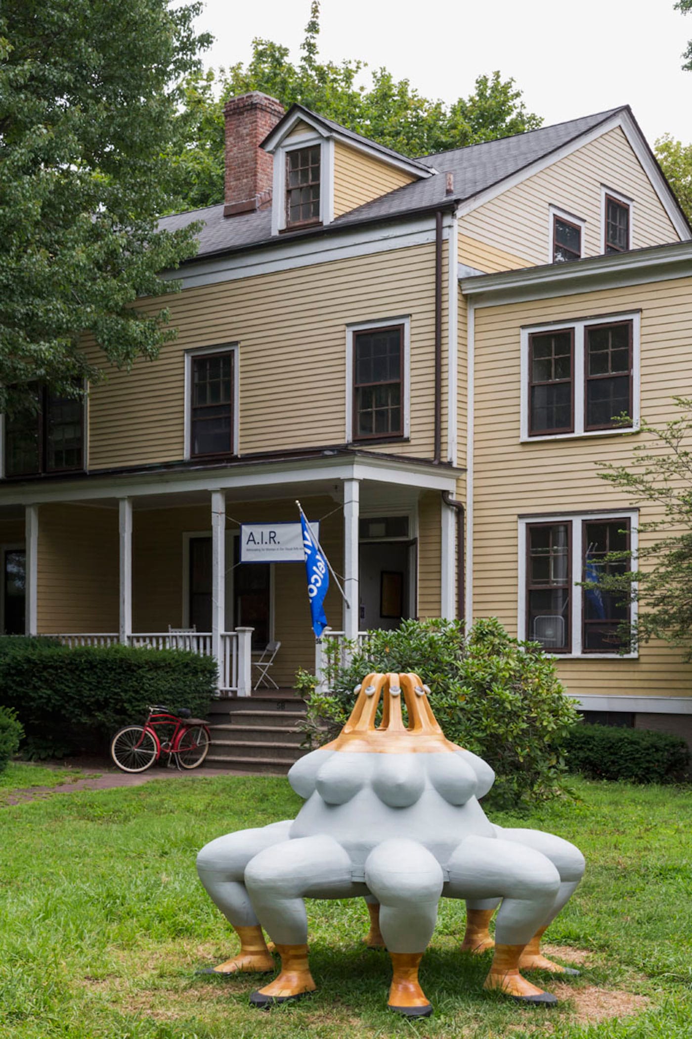 Cynthia Karasek's "Heaven and Earth" (2015-16) from AIR Gallery's programs on Governors Island in 2016 (courtesy AIR Gallery)