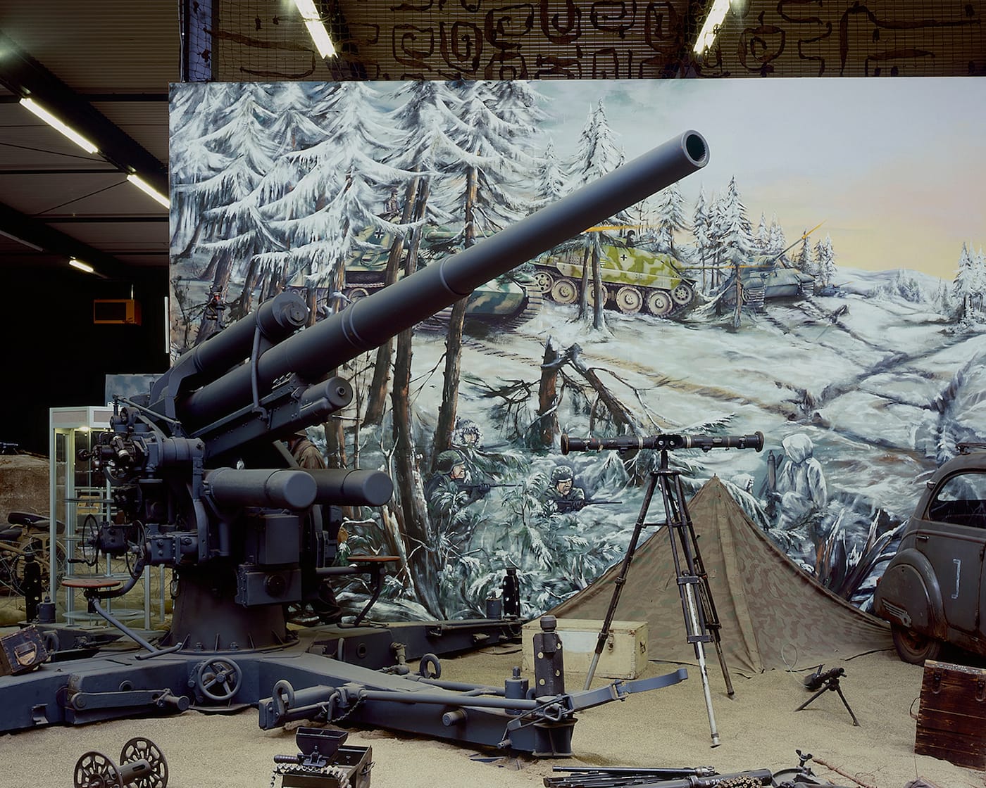 Hrair Sarkissian, "Oorlogsmuseum 20/07/2014 00:00:00," from <em>Wish Ambulance</em> (courtesy the artist)