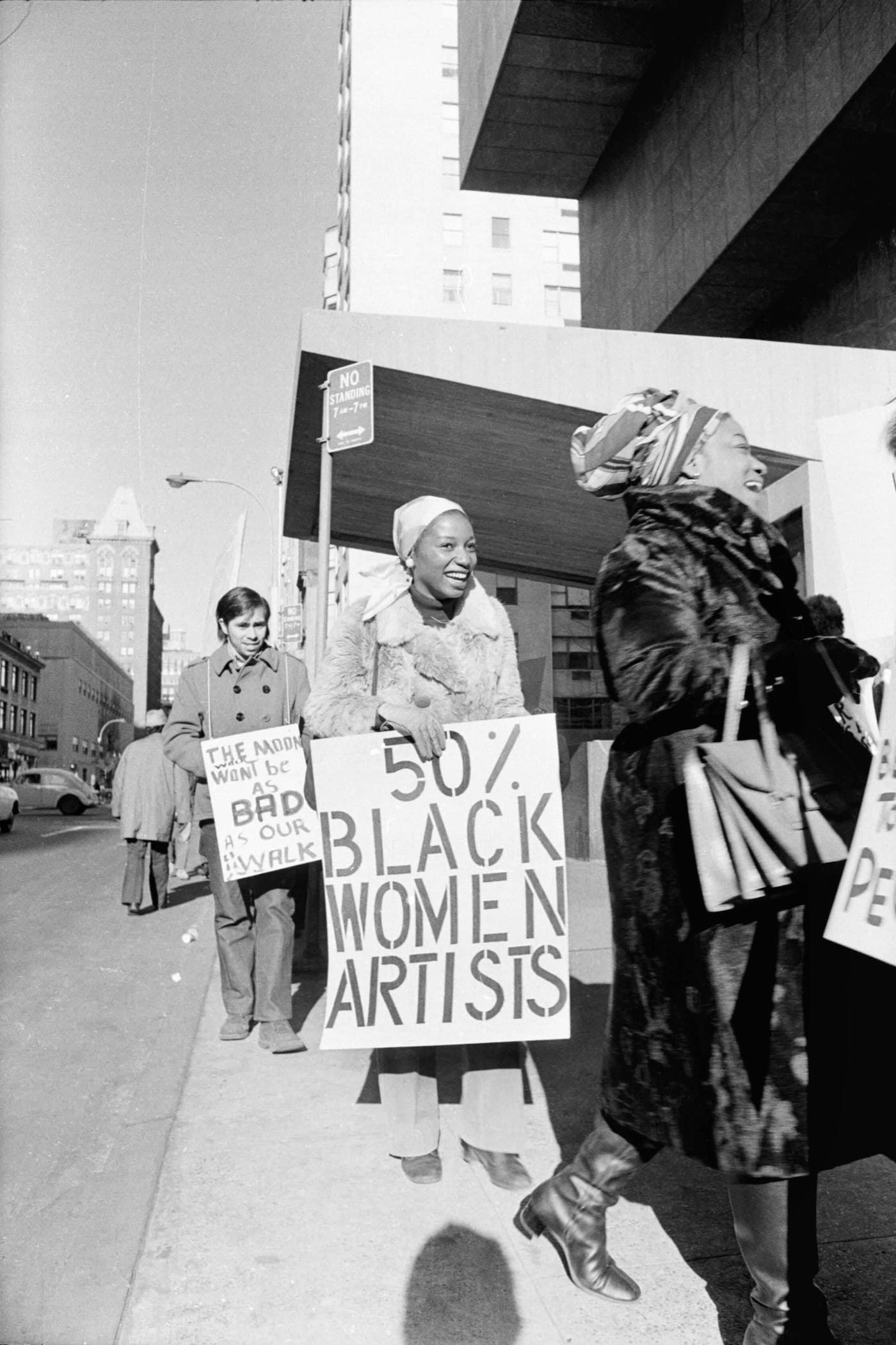 Jan van Raay, "Faith Ringgold (right) and Michele W allace (middle) at Art Workers Coalition Protest, Whitney Museum" (1971), digital C-print, courtesy of Jan van Raay, Portland, Oregon (© Jan van Raay)