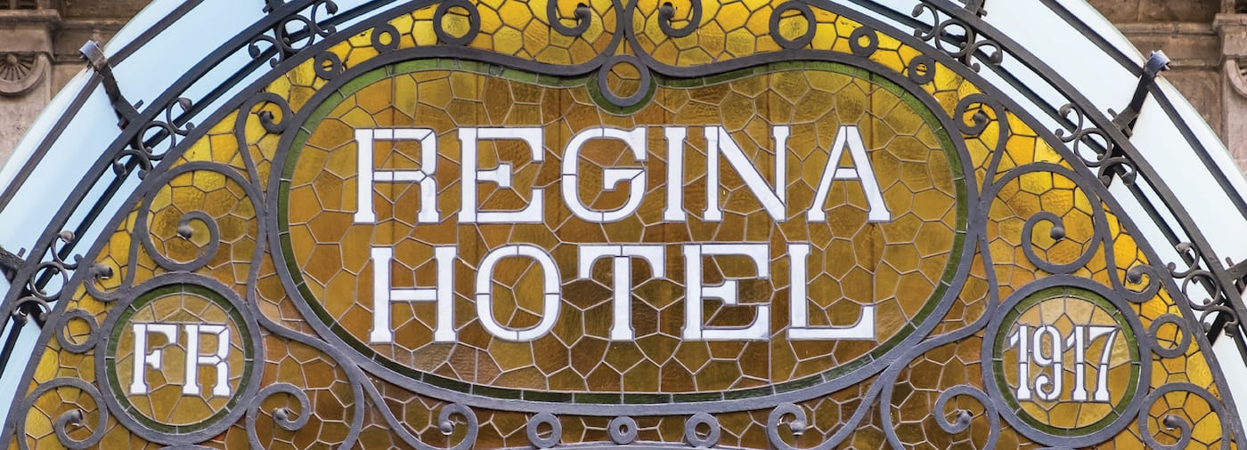 Photograph by Louise Fili from Grafica de les Rambles (courtesy Princeton Architectural Press)