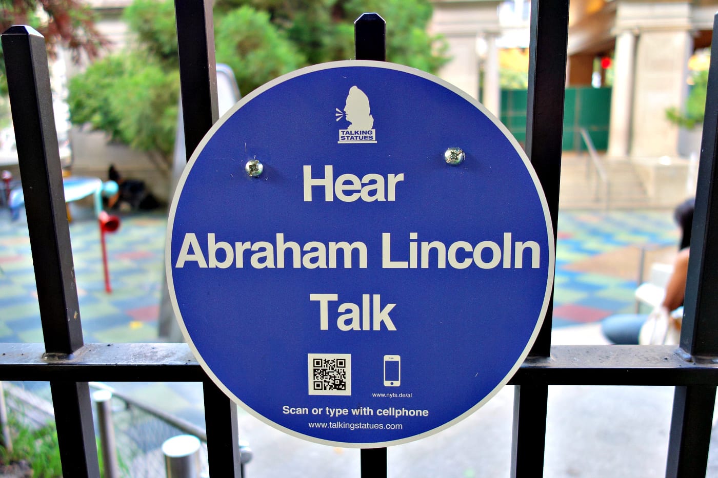 Talking Statues plaque at Union Square's statue of Abraham Lincoln (photo by the author for Hyperallergic)
