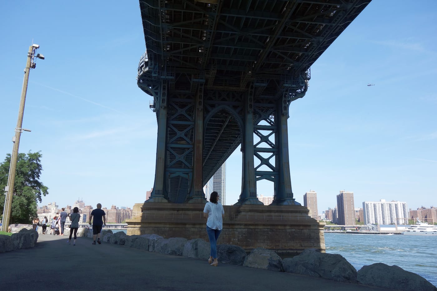 Brooklyn Bridge Park (photo by the author for Hyperallergic)