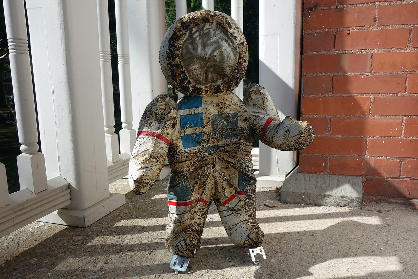 Concrete and plastic sculpture by Taki Fey