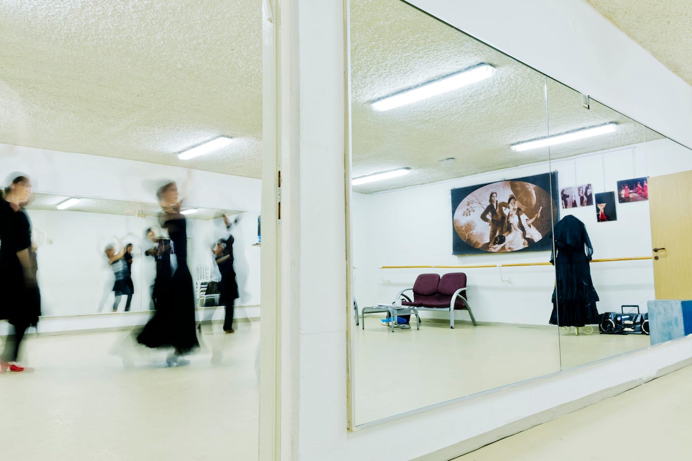 Adam Reynolds, "Dance Studio" (courtesy the artist and Edition Lammerhuber)