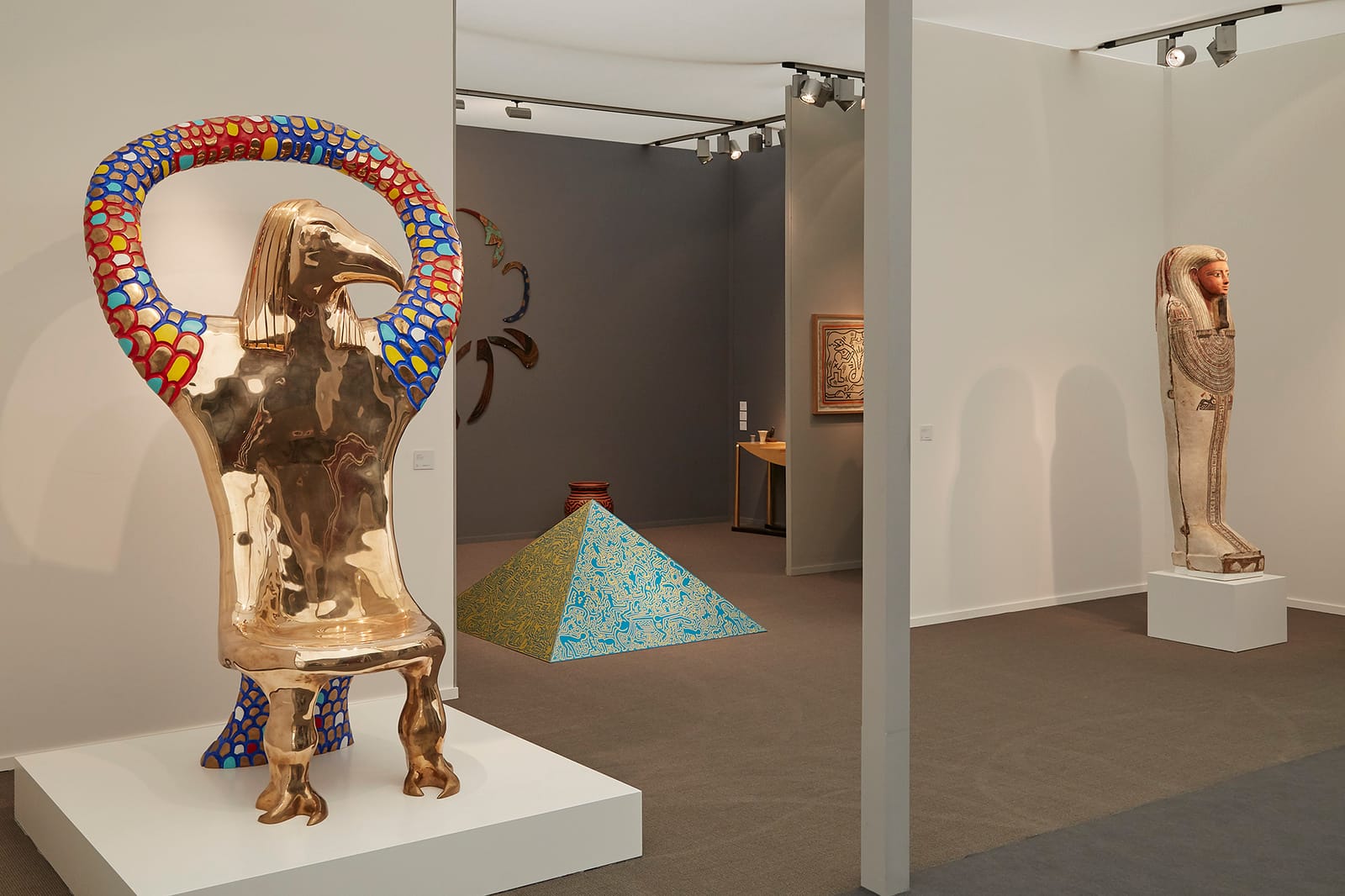 Installation view of Egyptomania in the Salon 94 and Antiquarium Ltd. booth at Frieze Masters (photo by Benjamin Westoby; courtesy of Benjamin Westoby/Frieze)