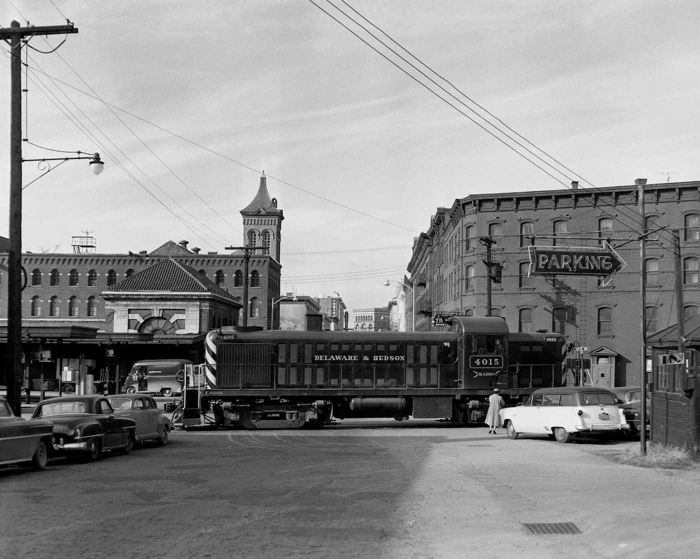 Jim Shaughnessy, "Delaware & Hudson Alco RS-3 locomotive enters north end of Union Station at Fulton Street, Troy, New York" (1952) (courtesy the artist and Thames & Hudson)