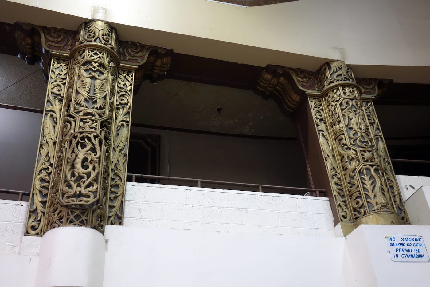 The Brooklyn Paramount (currently the Schwartz Athletic Center at Long Island University) (photo by the author for Hyperallergic)