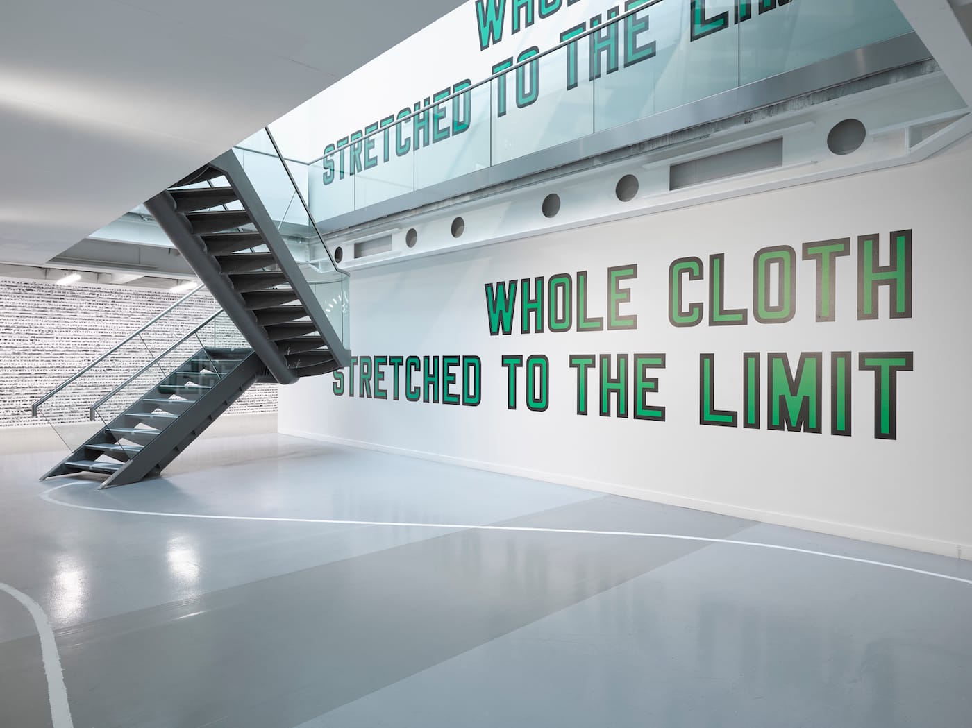 Lawrence Weiner, "WHOLE CLOTH STRETCHED TO THE LIMIT" (2013) (pPhoto by Jack Hems , © Lawrence Weiner, courtesy Lisson Gallery)