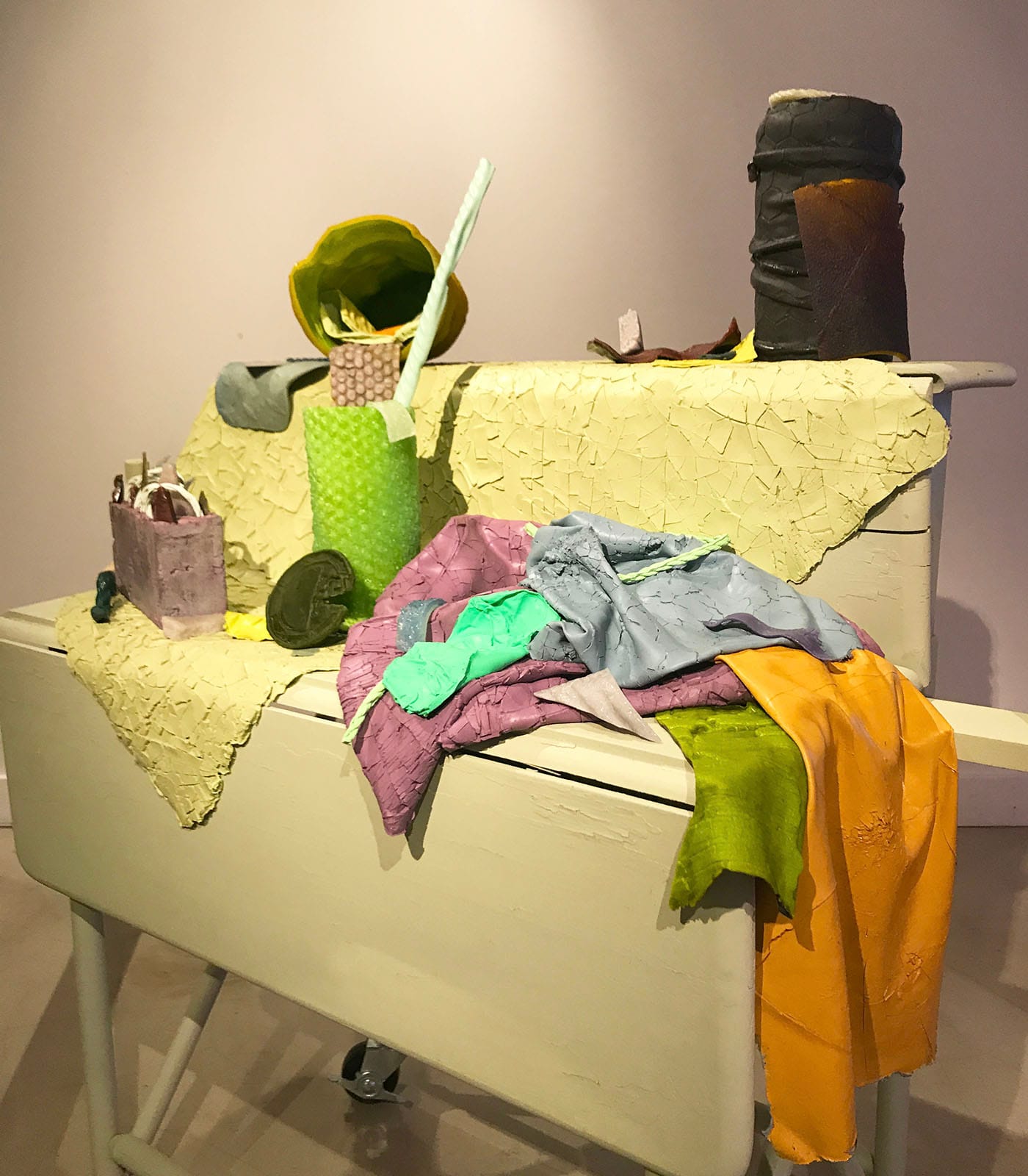 Helena Pariott, "Citadel" (2017) at UrbanGlass (Benjamin Sutton/Hyperallergic)