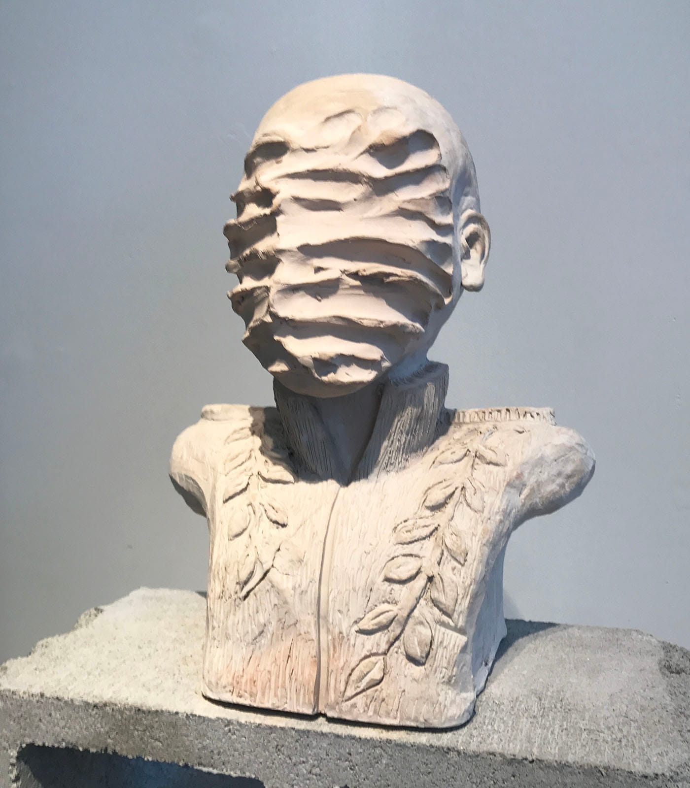 Deborah Castillo, "Slapping Power" (2016) at SOHO20 (Benjamin Sutton/Hyperallergic)