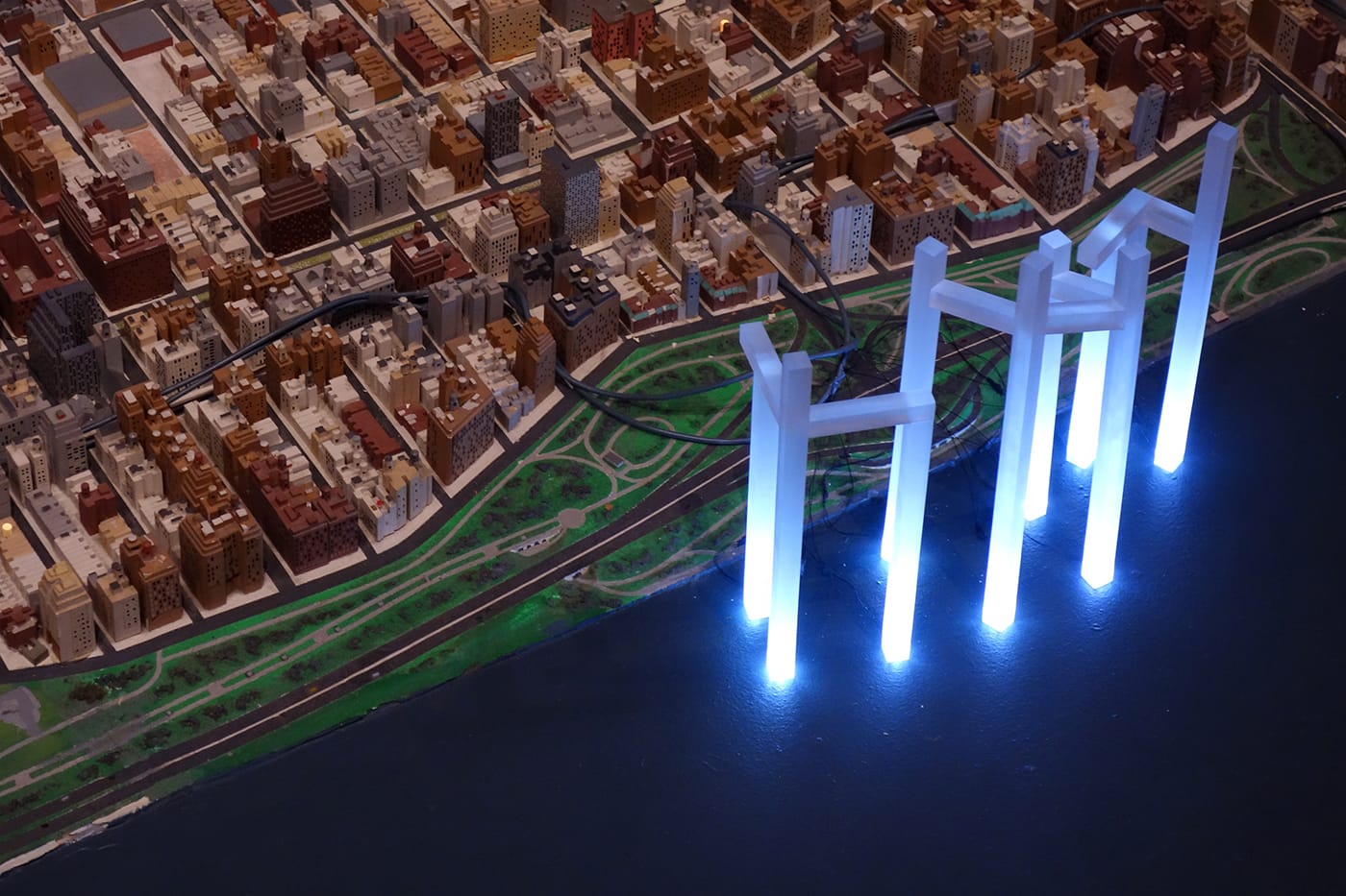 Installation view of <em>Never Built New York</em> at the Queens Museum (photo by the author for Hyperallergic)