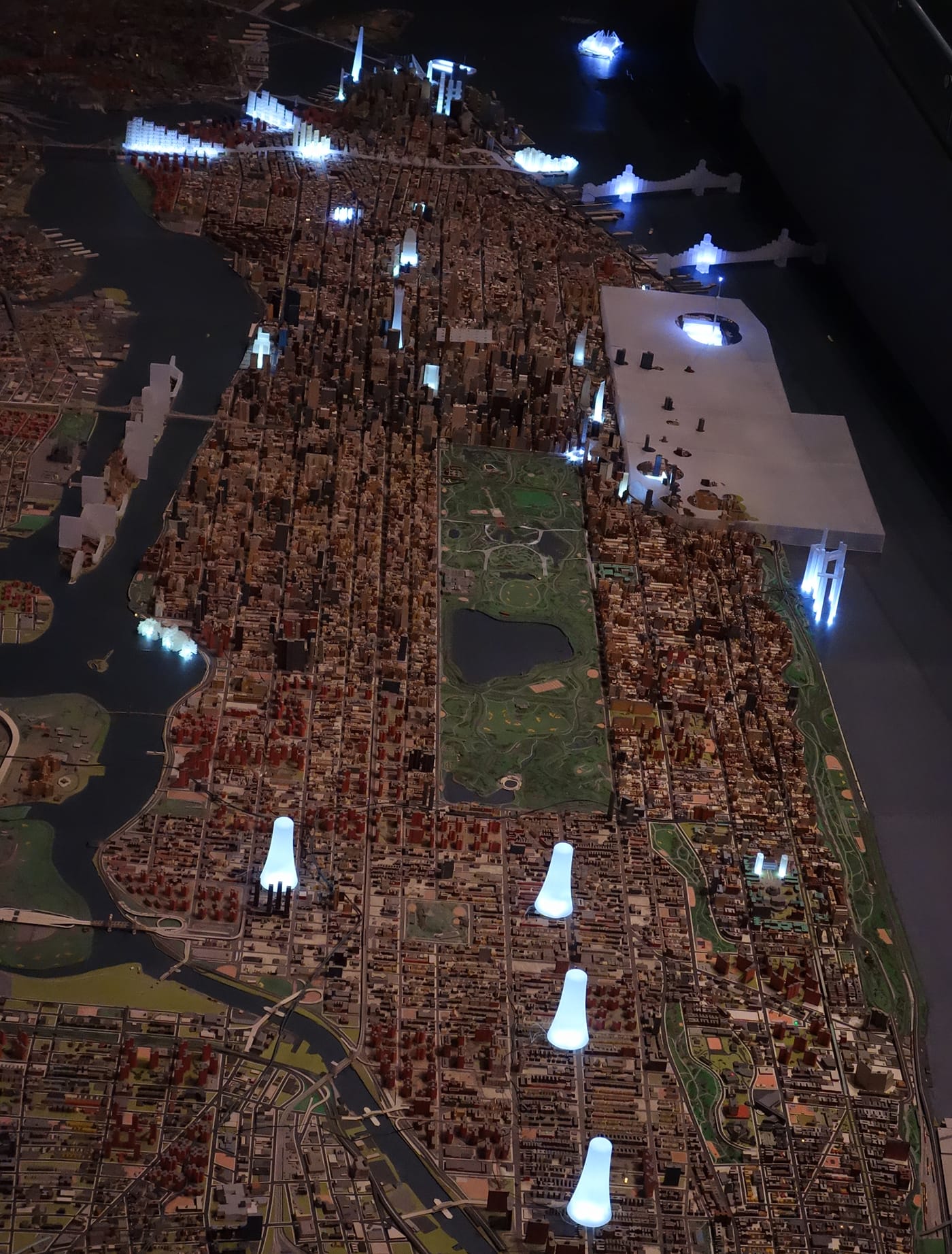 Installation view of <em>Never Built New York</em> at the Queens Museum (photo by the author for Hyperallergic)