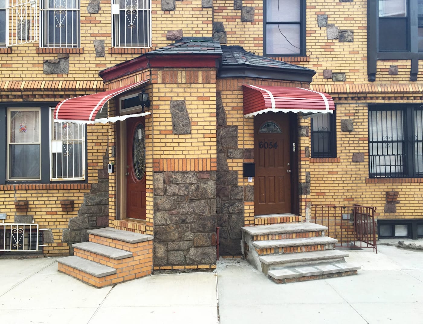 "Splayed Brick-and-Stone Rusticated Entry Porch, Maspeth, NY" (2015), from <em>All the Queens Houses</em> (photo by Rafael Herrin-Ferri, courtesy the Architectural League of New York)