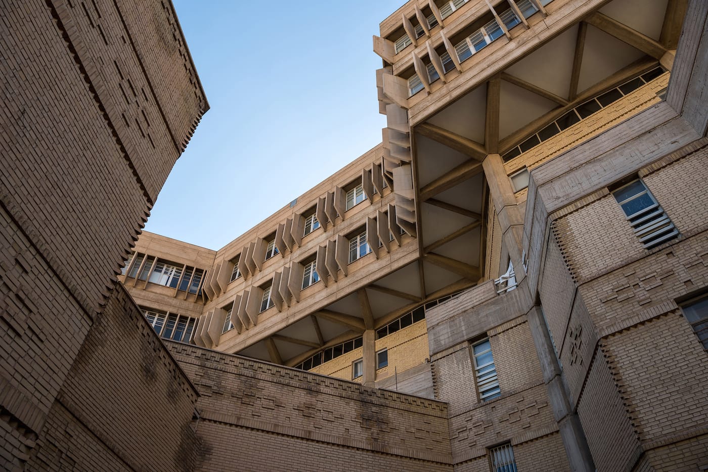 Minoru Yamasaki, Pahlavi University (today: Shiraz University), Shiraz, Iran (1960–79) (photograph by Hamidreza Bani, 2017)