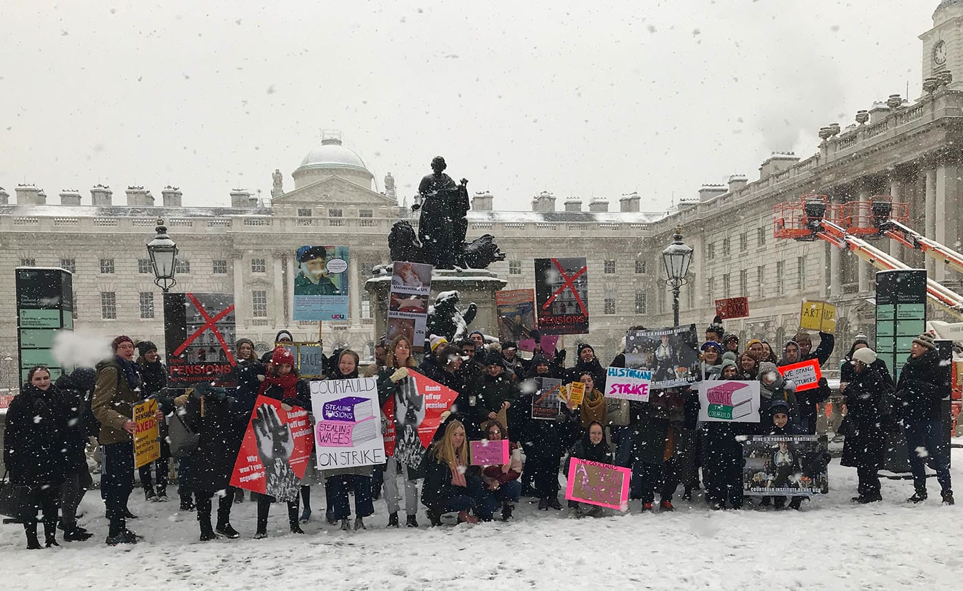 Art students and faculty rally for the University and College Union strike