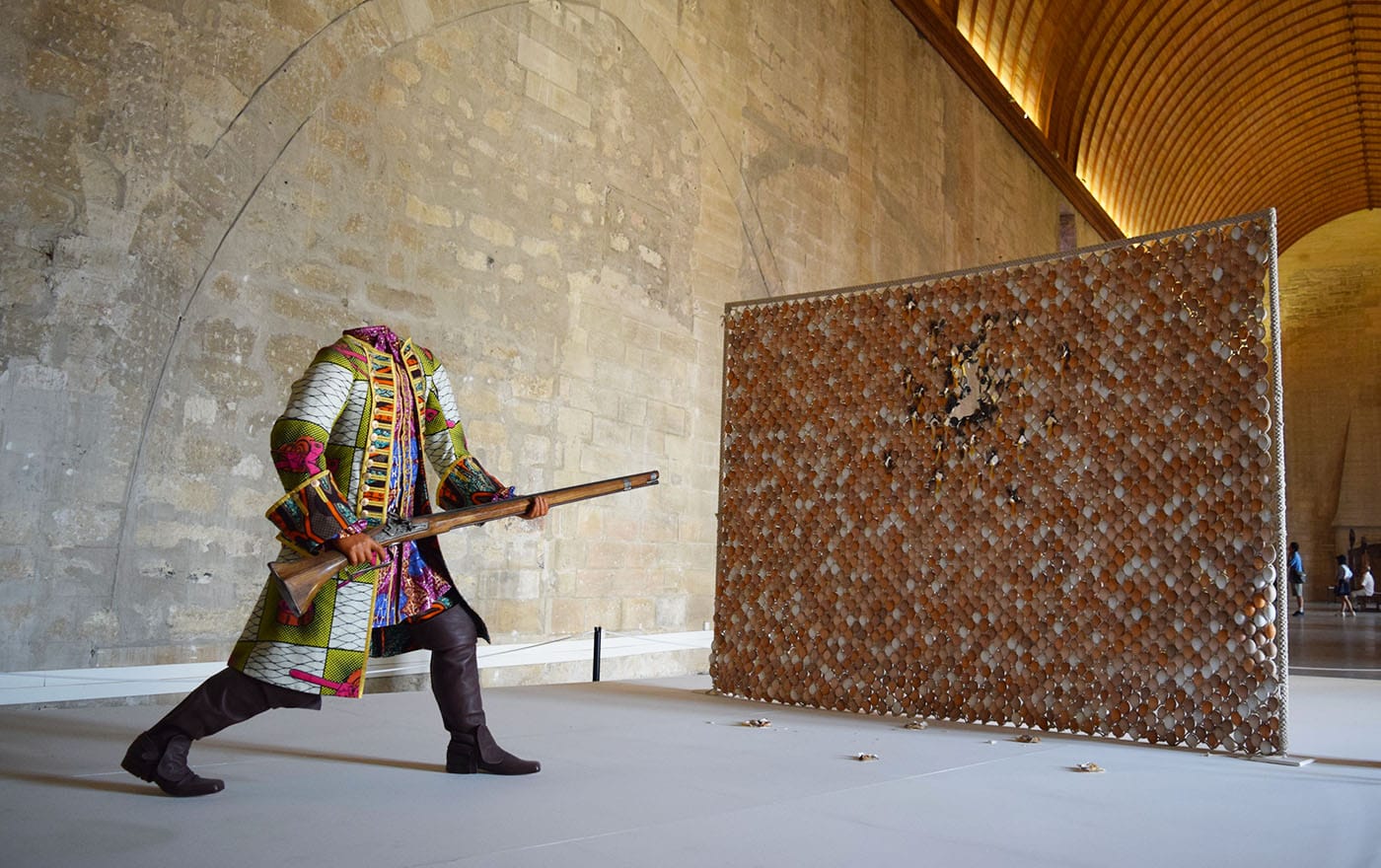 Yinka Shonibare MBE, "Egg Fight" (2009) (photo by Benjamin Sutton/Hyperallergic)