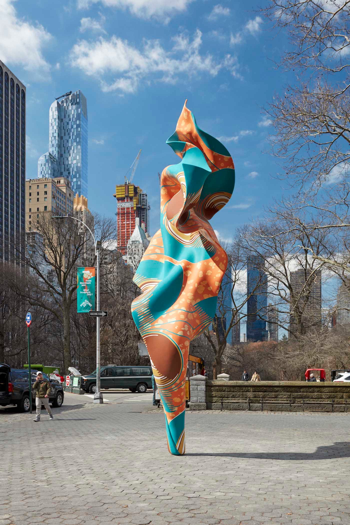 Yinka Shonibare, "
Wind Sculpture (SG) I" (2018), hand-painted fiberglass resin cast
(courtesy Collection of Davidson College, NC, and James Cohan Gallery, NY; photo by Jason Wyche, courtesy of Public Art Fund, NY)