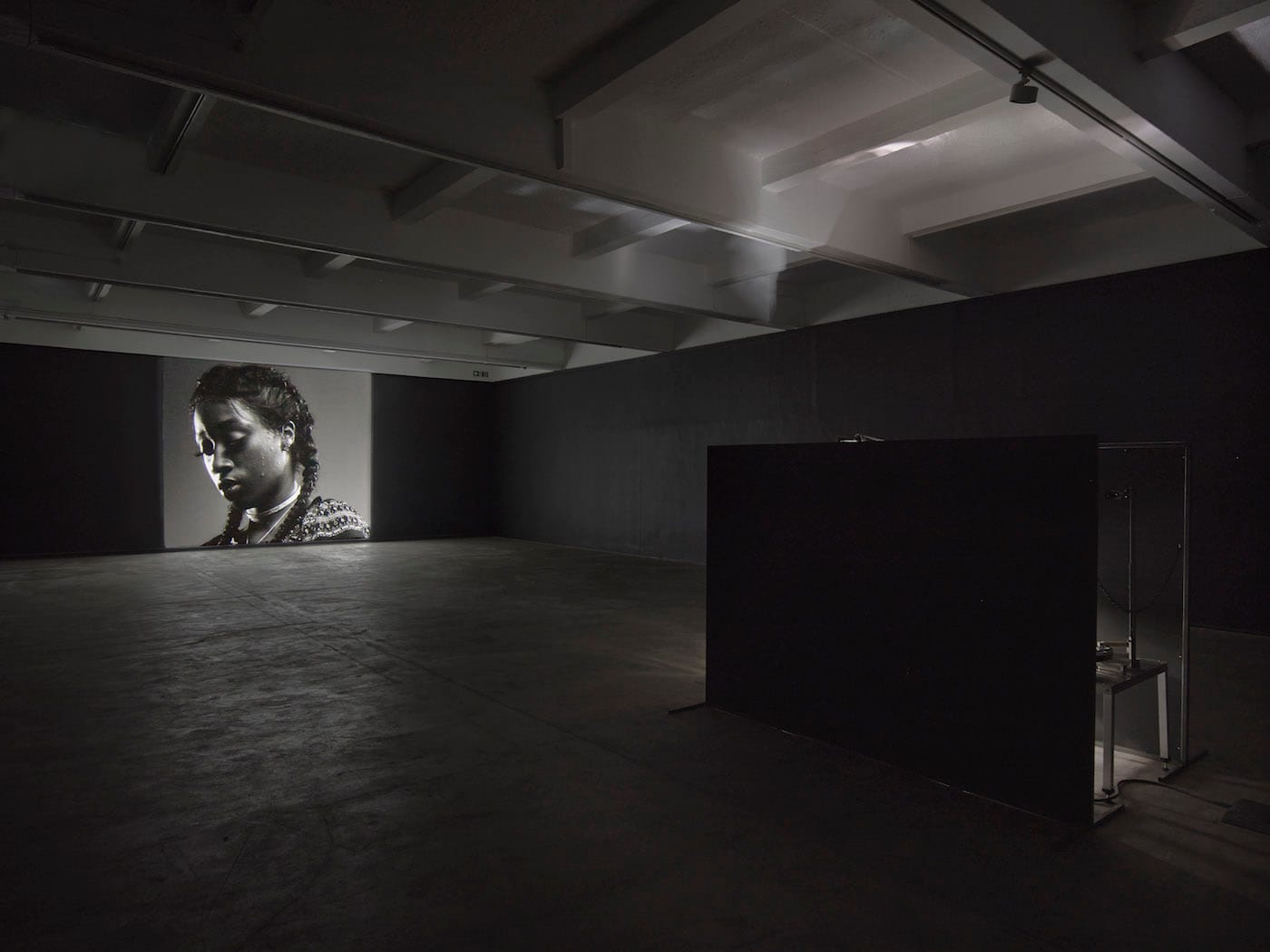 Luke Willis Thompson, "autoportrait" (2017), installation view at Chisendale Gallery, commissioned by Chisendale Gallery and produced in partnership with Create (courtesy the artist; photo by Andy Keate)