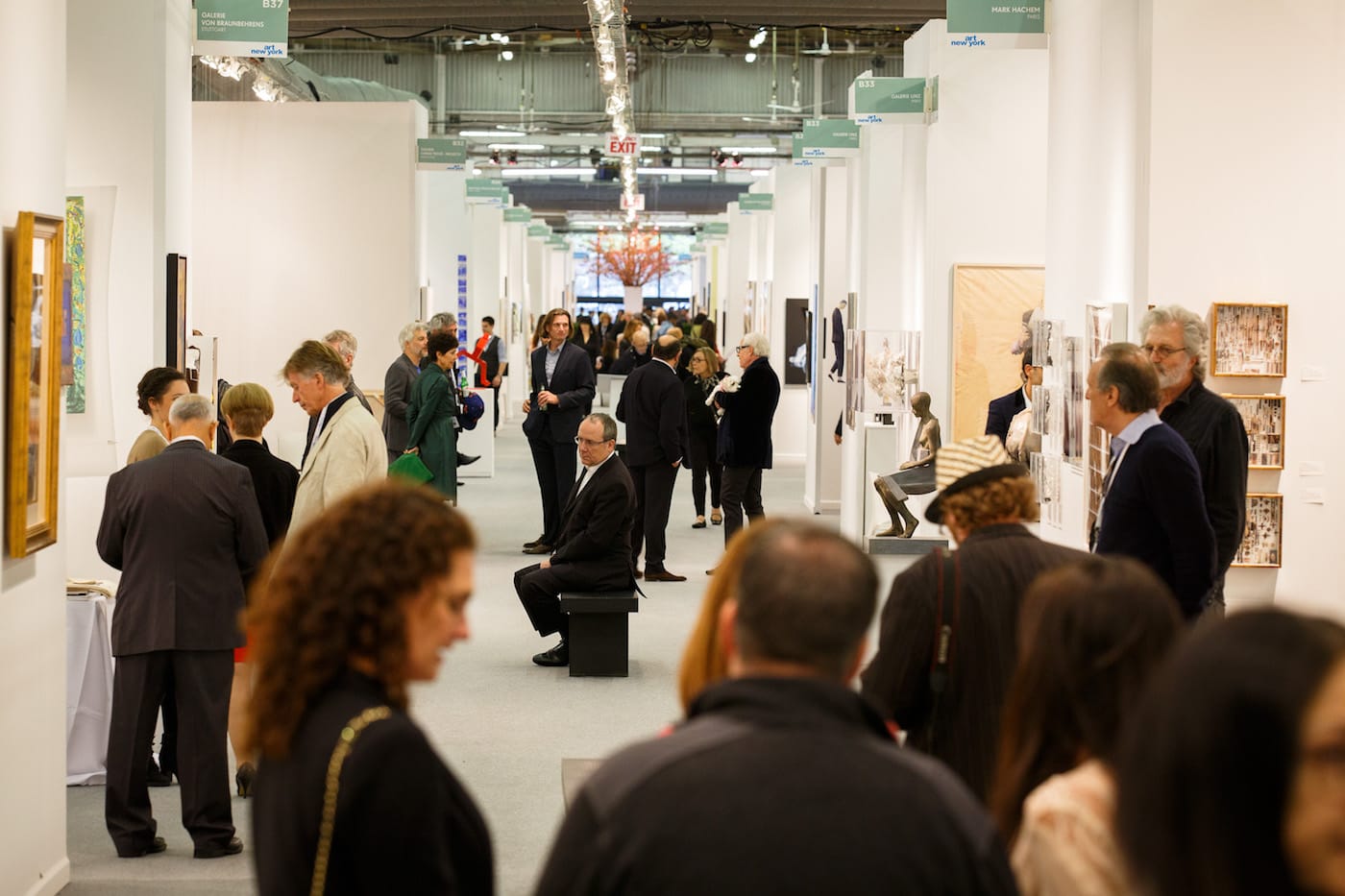 Crowds at Art New York 2017 (photo courtesy Art New York)