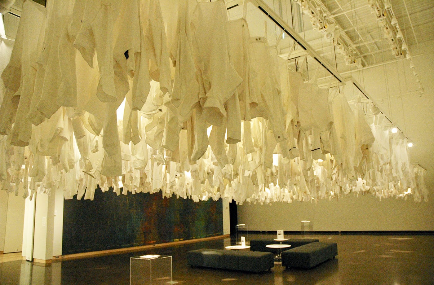 Rachel Breen, "Shroud" (2018) at the Perlman Teaching Museum (photo by the author for Hyperallergic)