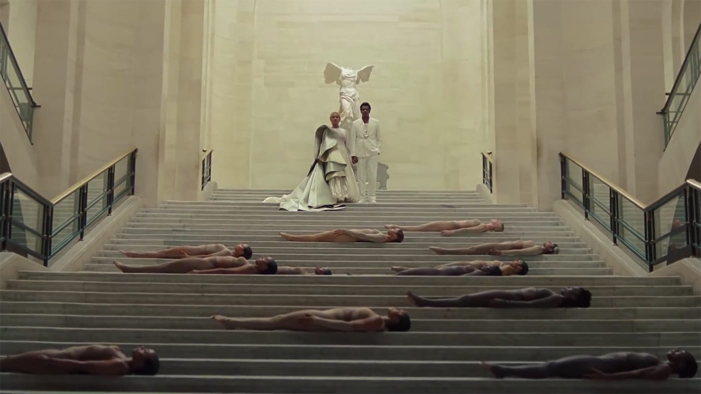 Beyoncé and Jay-Z in front of the Winged Victory of Samothrace