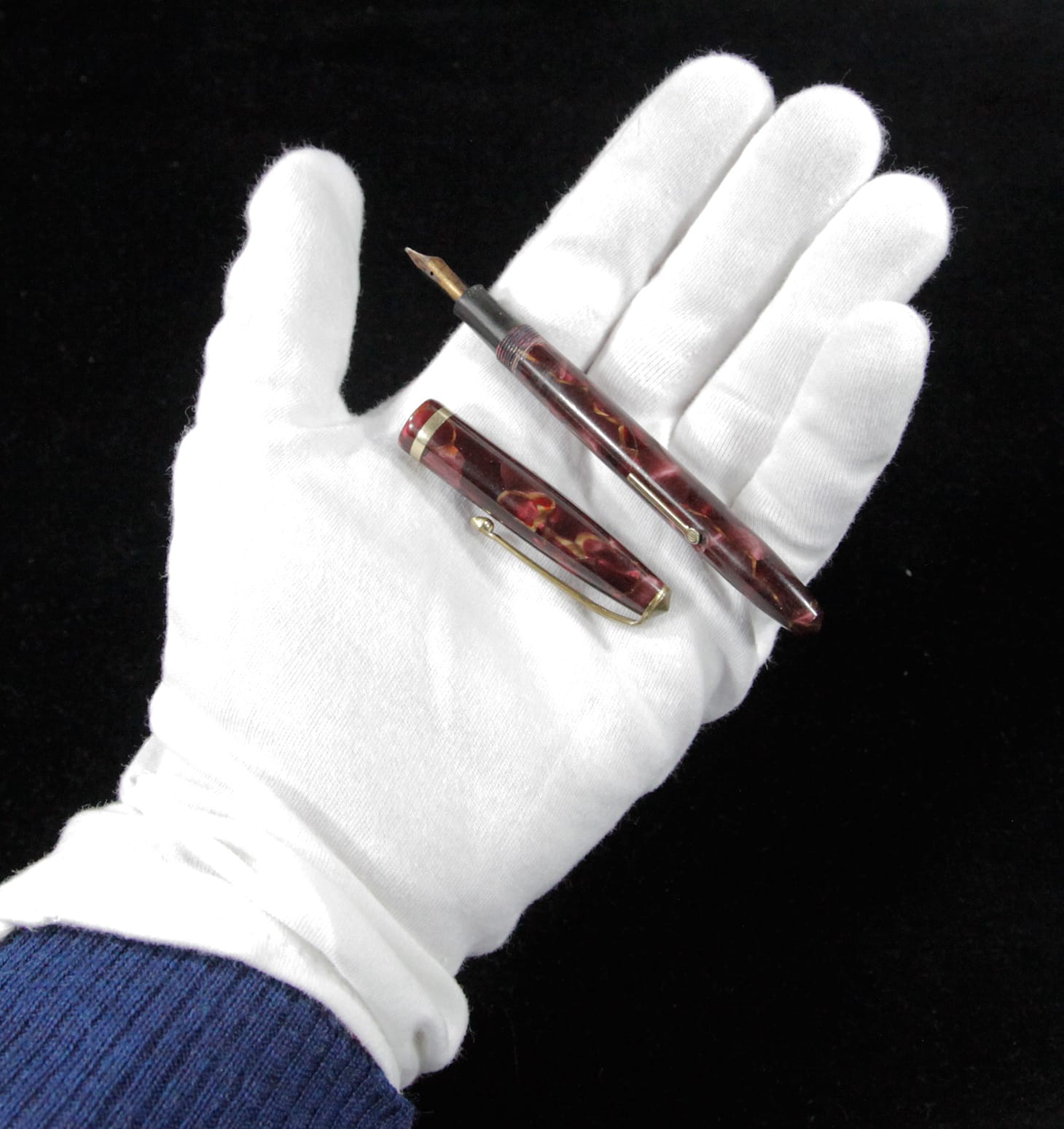 Colin Murdoch's fountain pen, which inspired the invention of the disposable syringe (image courtesy of the South Canterbury Museum)