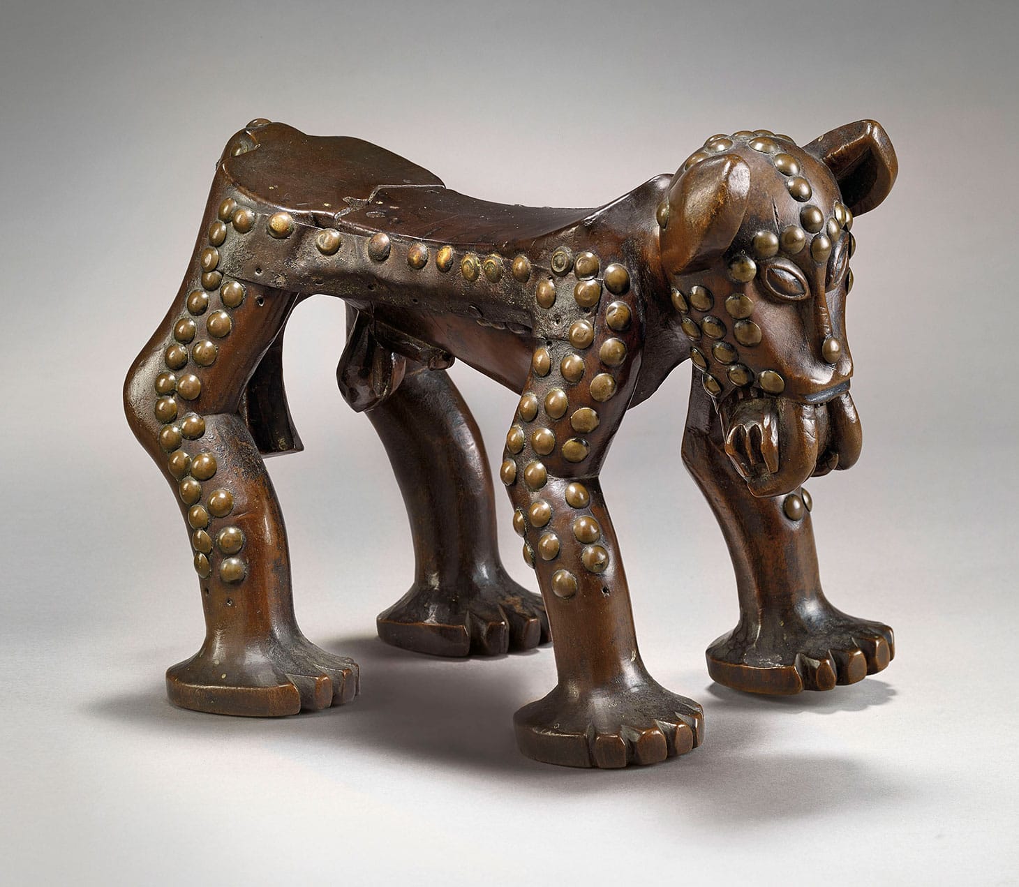 Appui-Tête Yaka A Yaka headrest, Democratic Republic of the Congo, height: 7 ½ inches (image courtesy Christie's)