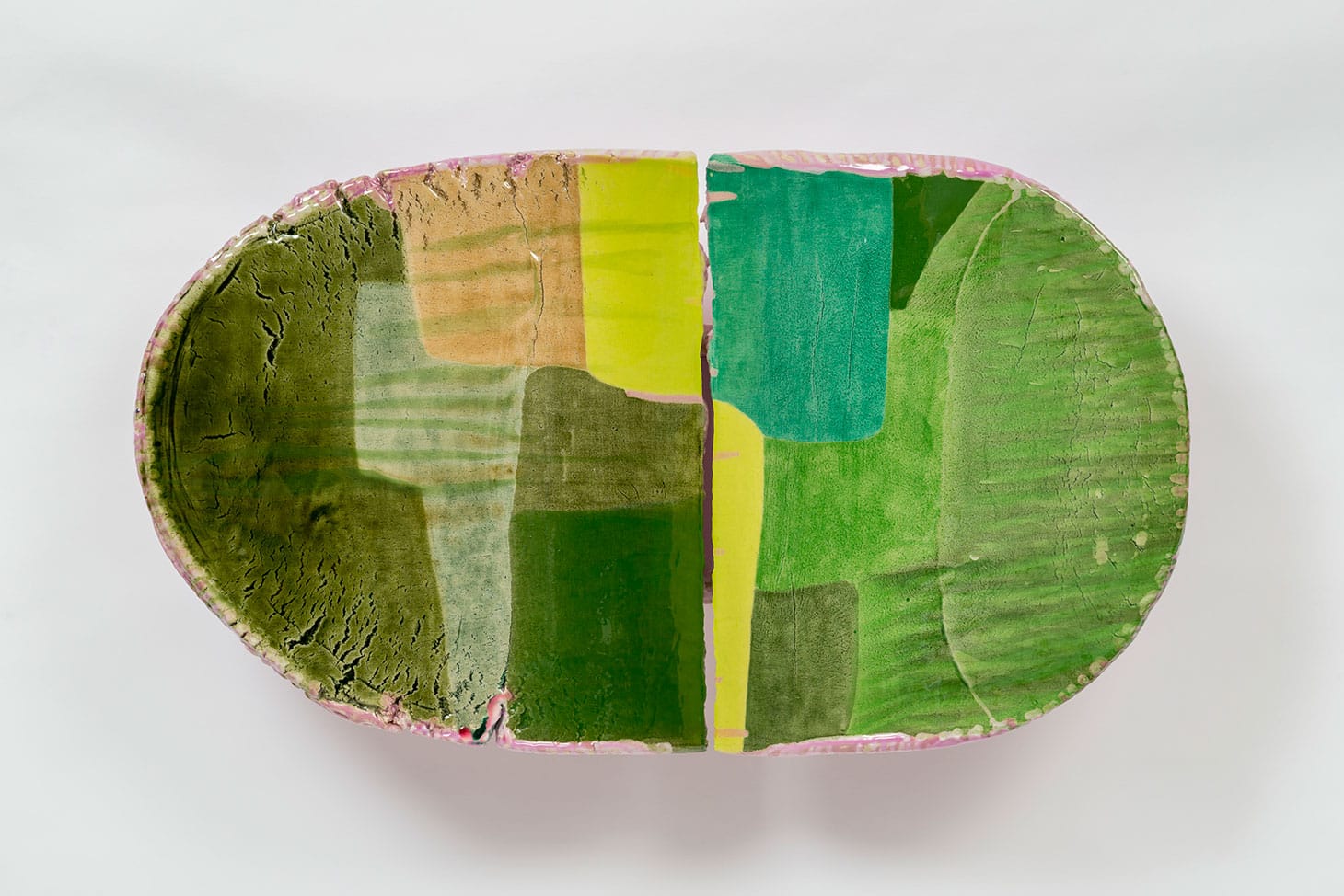 Liz Larner, "iv (inflexion)" (2014–15), ceramic, epoxy, and pigment, 21.25 x 37.25 x 9 inches (© Liz Larner, Linda Pace Foundation Collection, Ruby City San Antonio)