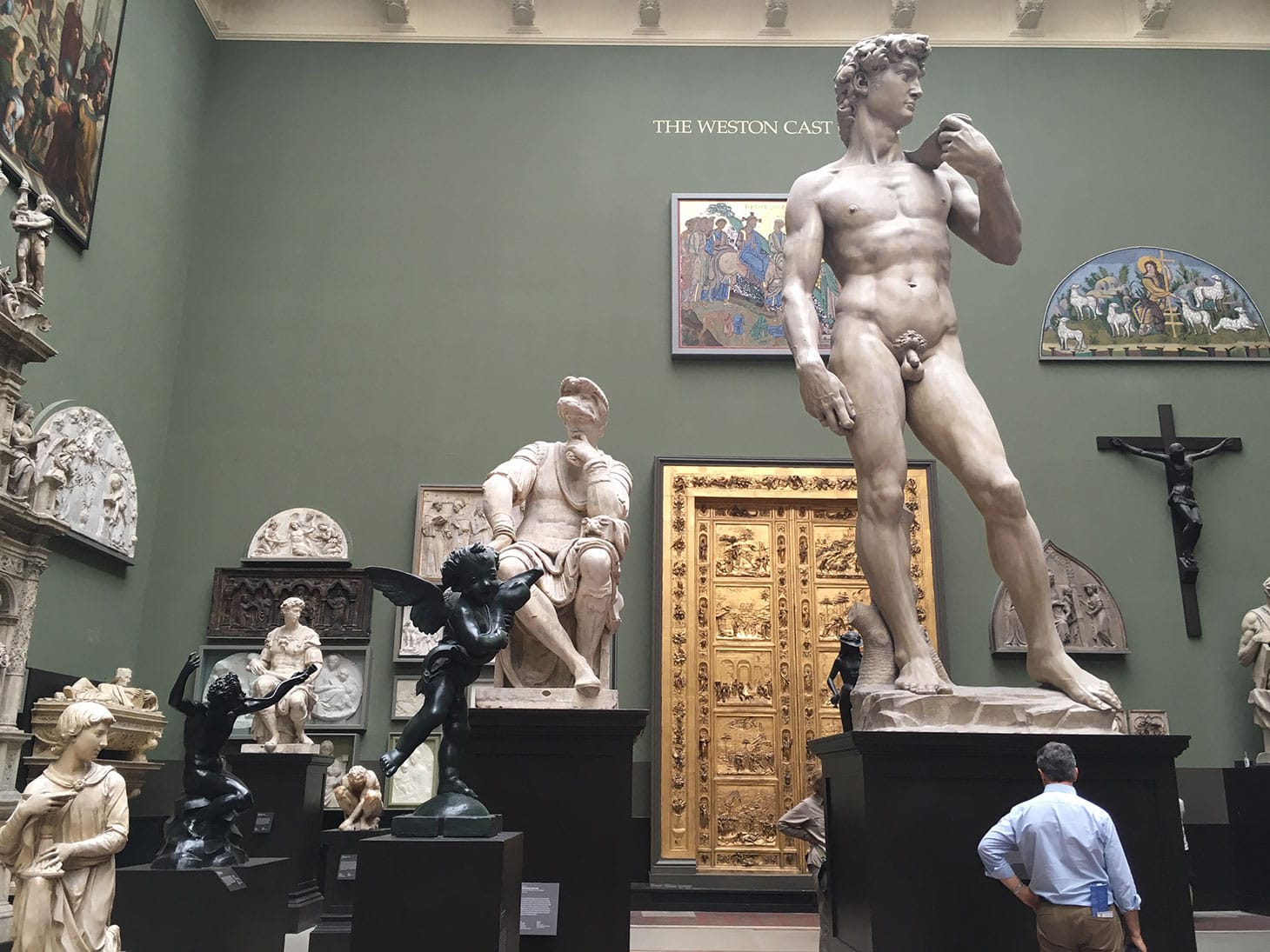 Casts Courts installation view and the Victoria & Albert Museum (photo by the author for Hyperallergic)