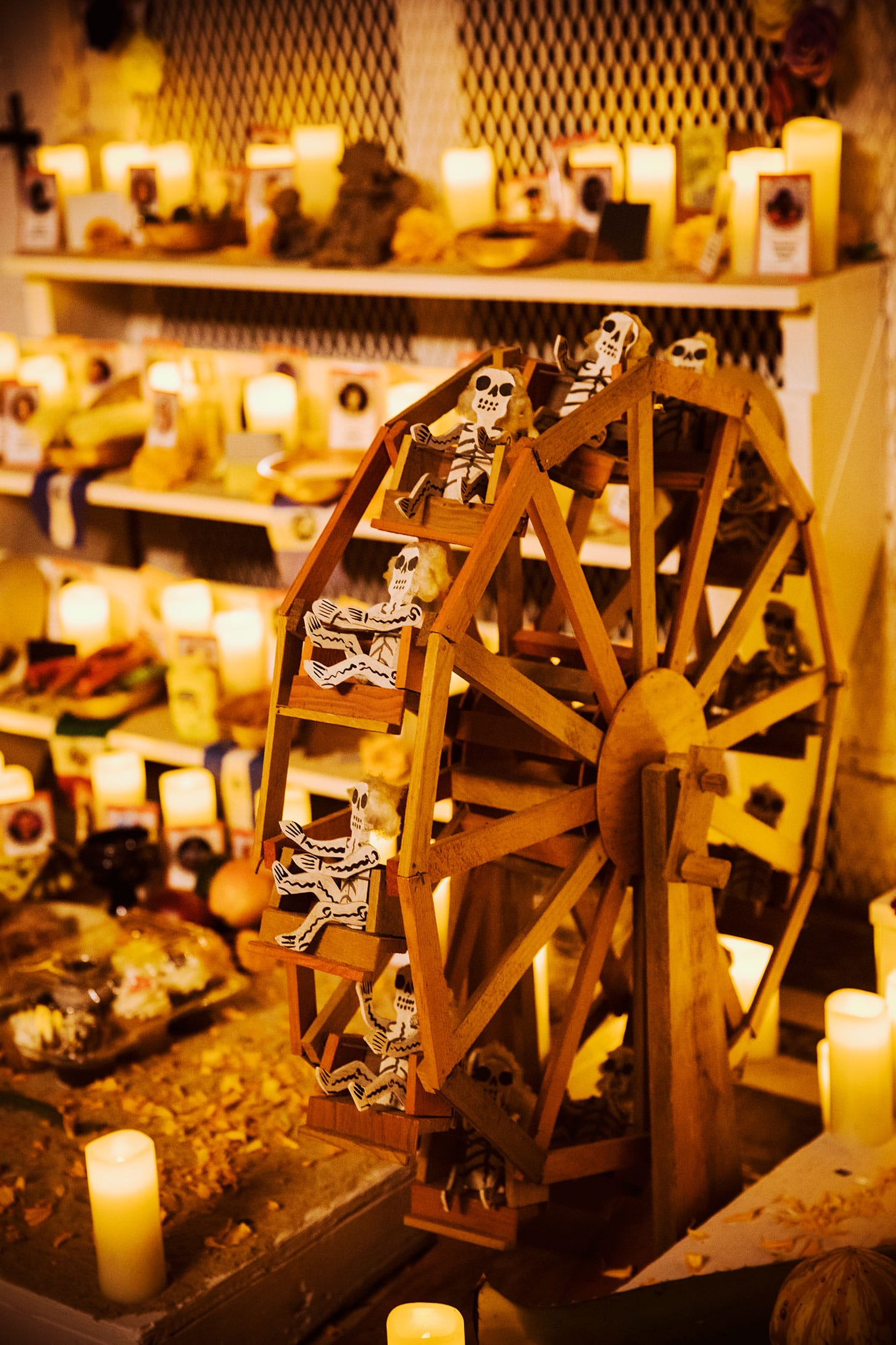 Adrian Viajero Román, Dia de Muerto Ofrenda (2018), detail view