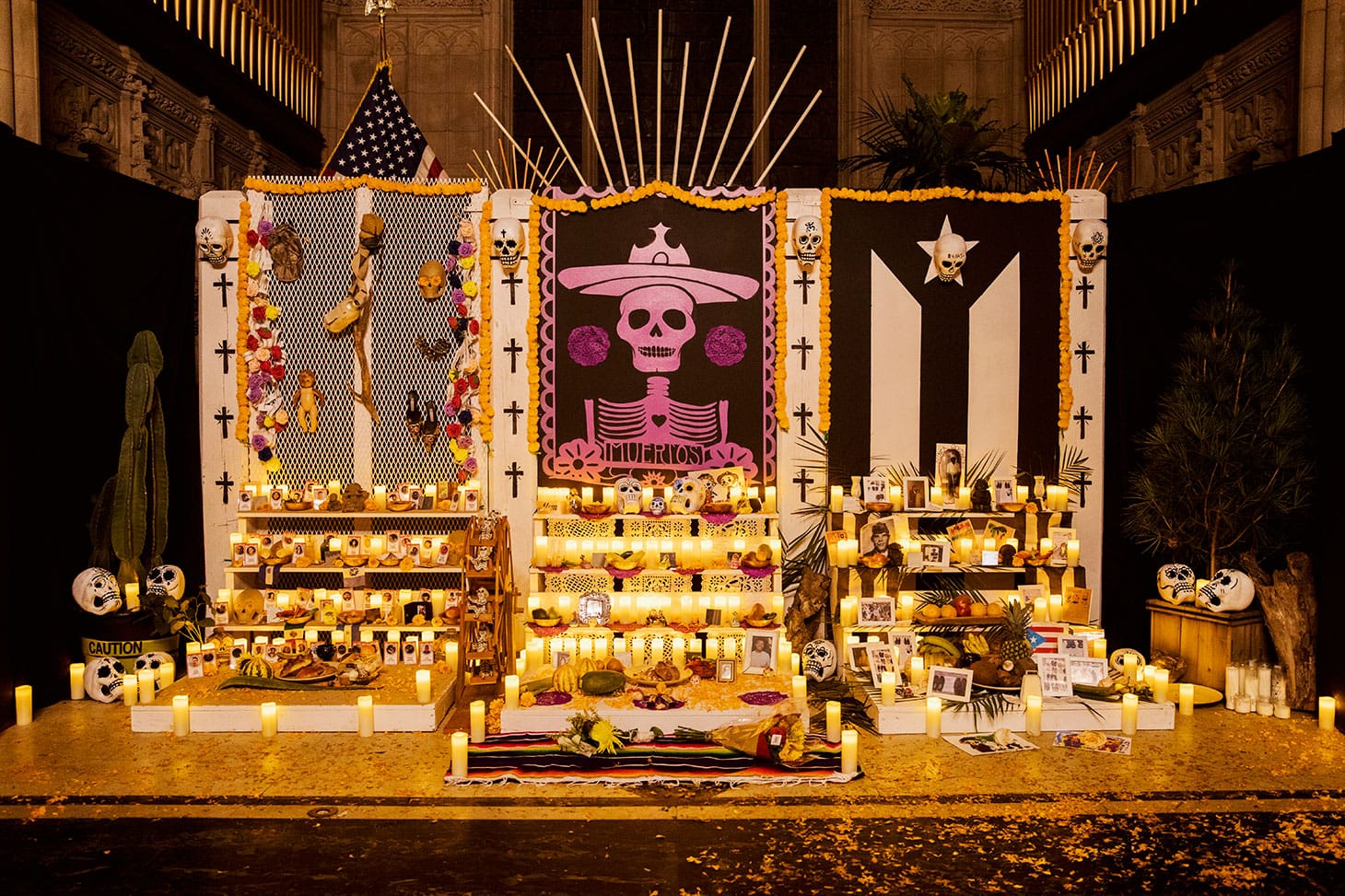 Adrian Viajero Román, Dia de Muerto Ofrenda (2018) (all images courtesy Green-Wood Cemetery, all photos by Shannon Taggart)