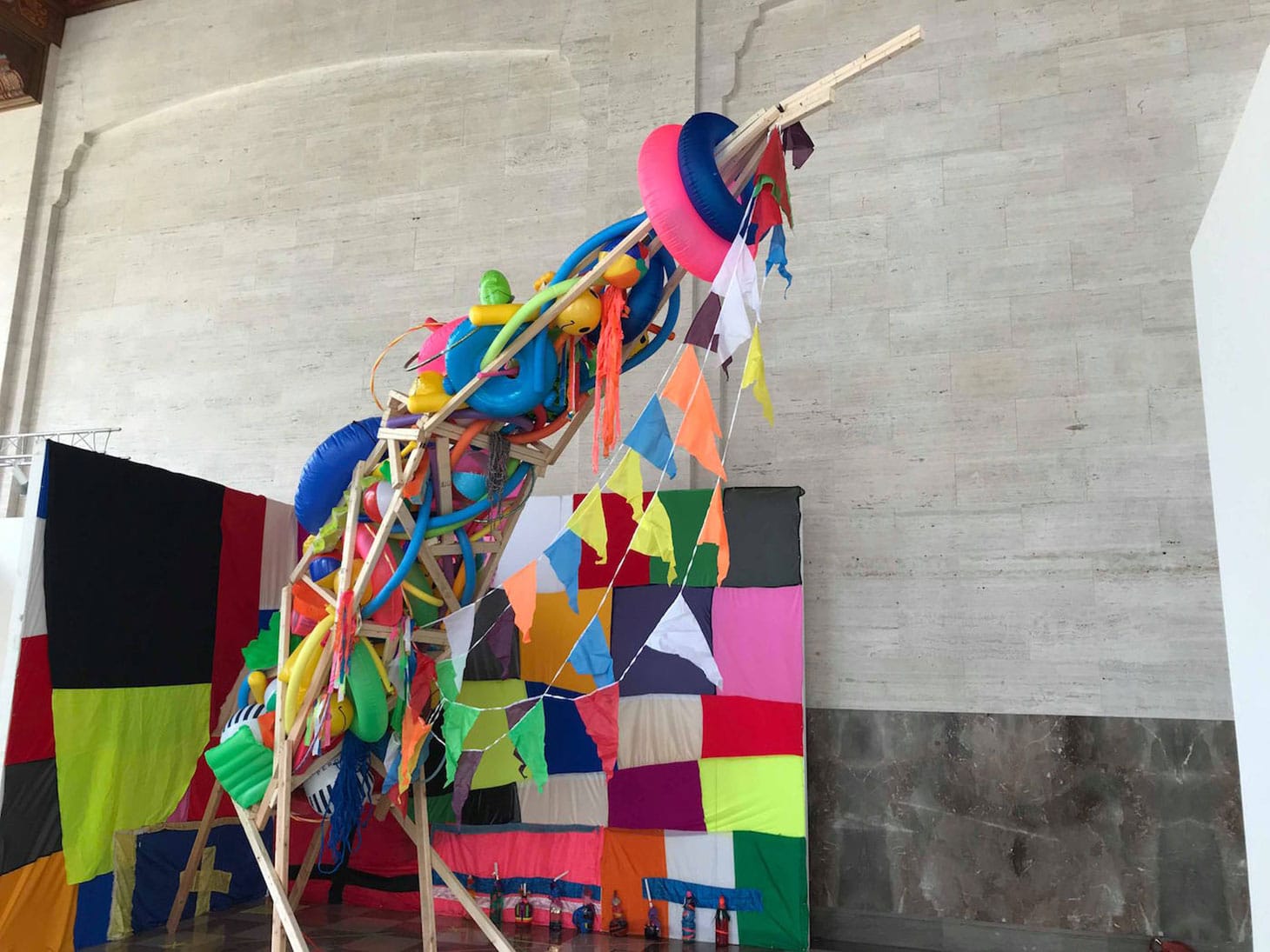 Charo Oquet, "Like an arrow, like a tree, like a mountain" (2018), mixed media-installation (image courtesy the artist)