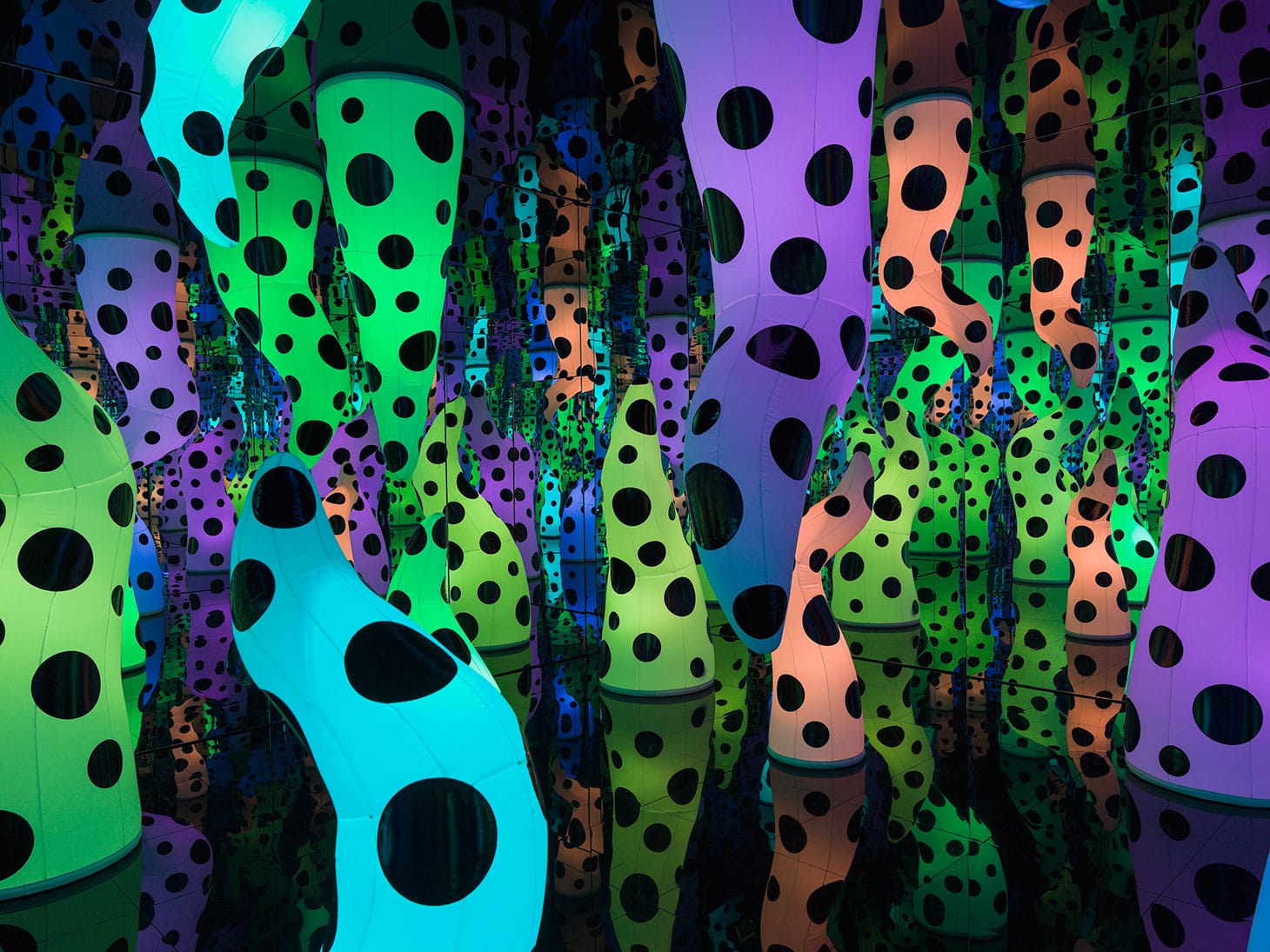Yayoi Kusama, "LOVE IS CALLING" (© Yayoi Kusama, image courtesy David Zwirner, New York; Ota Fine Arts, Tokyo/Singapore/Shanghai; Victoria Miro, London/Venice)