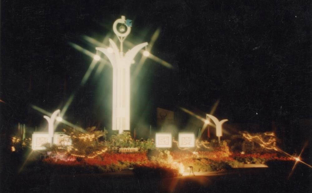 A Filmmaker Explores His Mother's Youth and Parses Her Disturbing Dreams