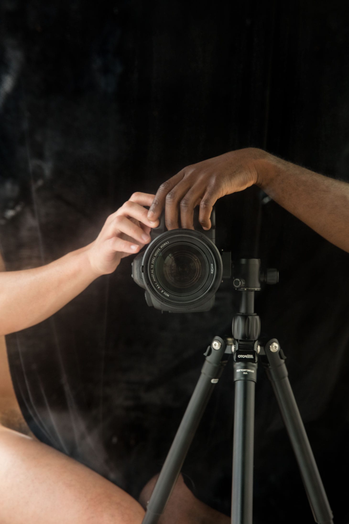 Paul Mpagi Sepuya, "Darkroom Mirror (0X5A1812)" (2017), archival pigment print, 51 x 34 inches (image courtesy Paul Mpagi Sepuya and team (gallery, inc.))