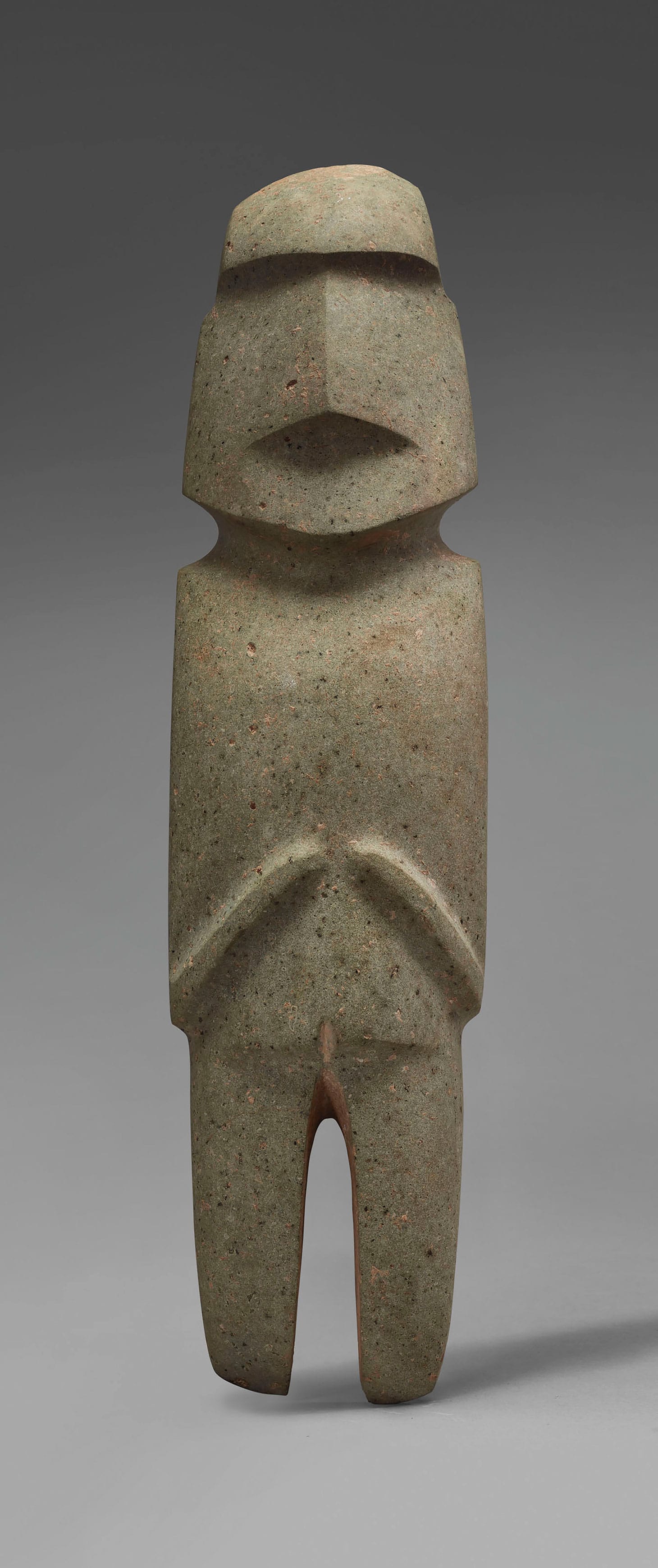 Important personnage debout Mezcala, type M10, preclassive recent, green gray andesite, 13 inches high (image courtesy Christie's)