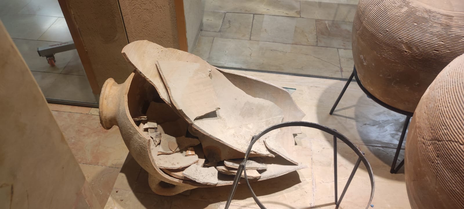 Child Shatters 3,500-Year-Old Vase at Israeli Museum